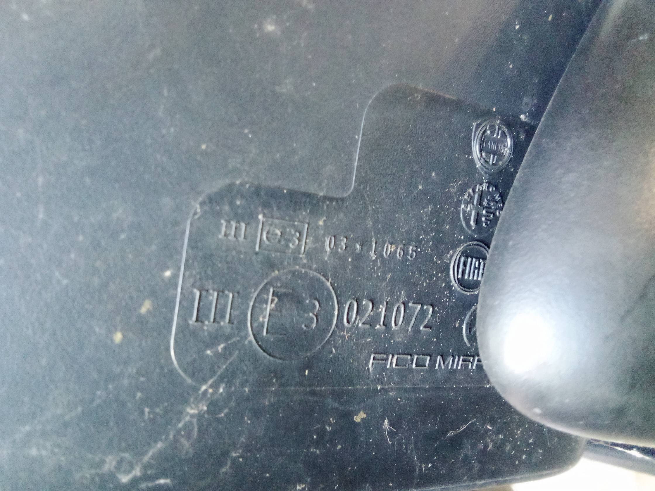 Retrovisore est. dx.