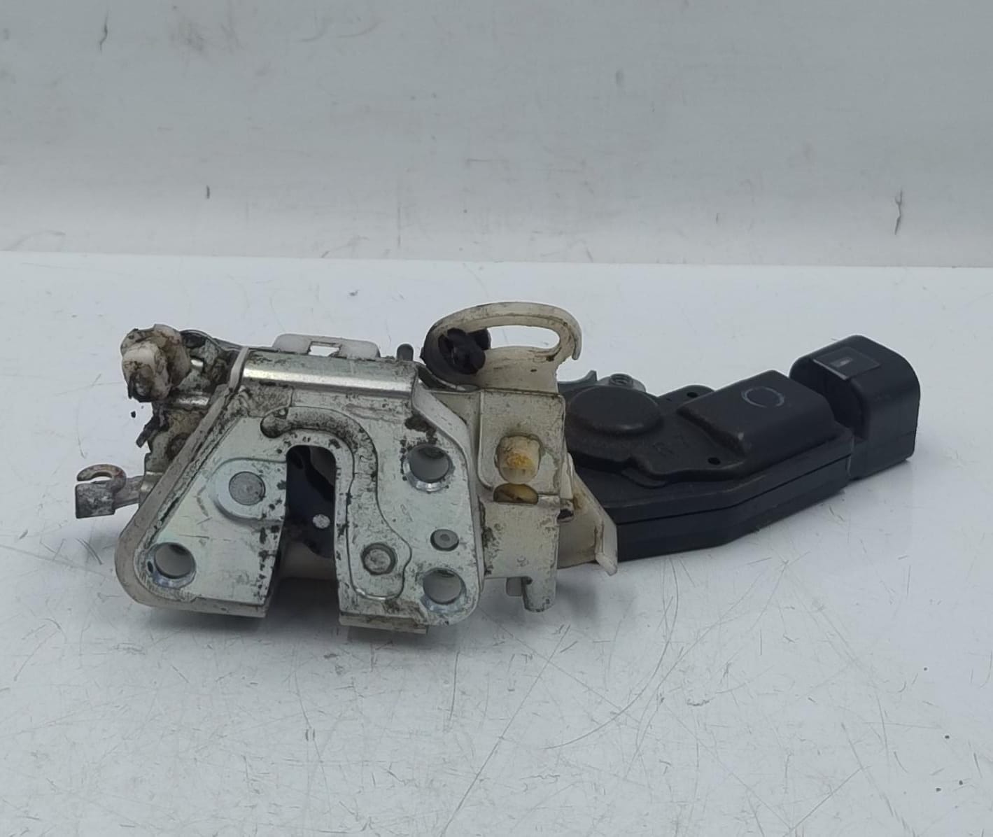 Serratura porta ant. dx.