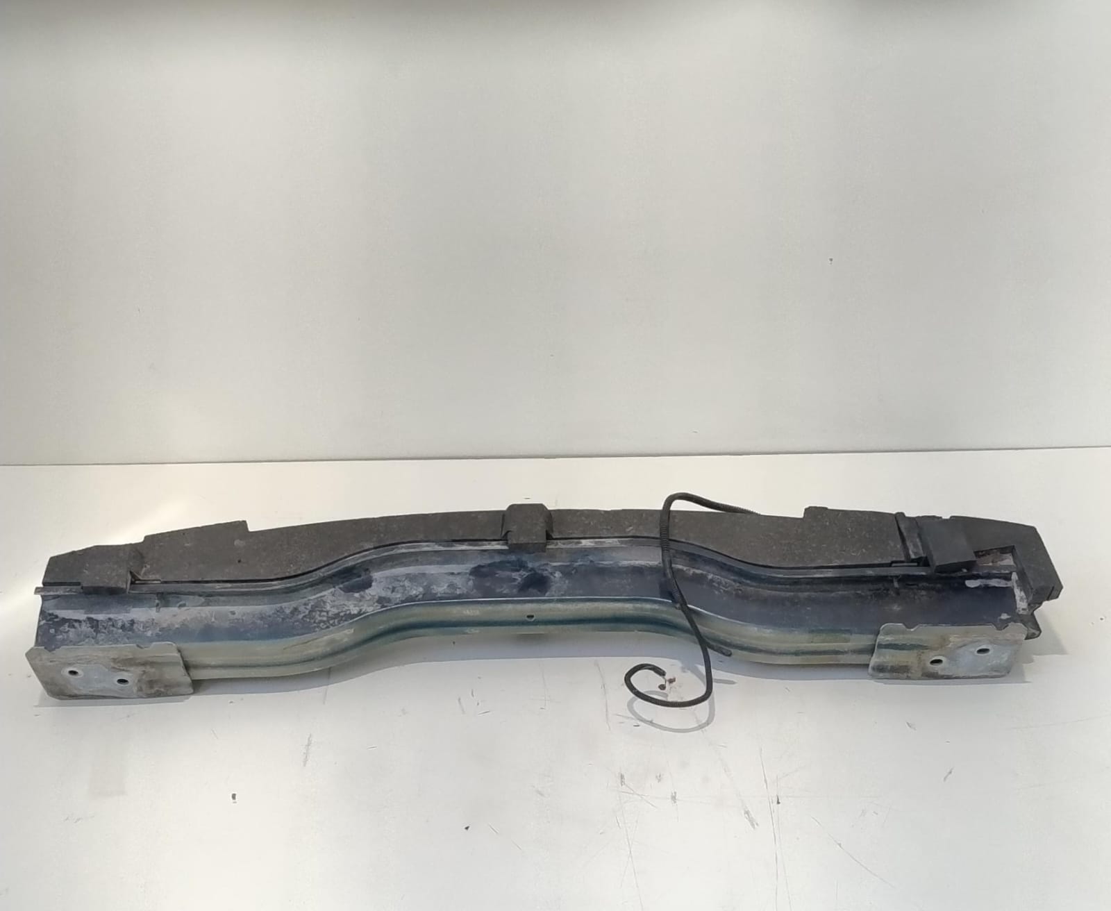 Traversa paraurti post. e assorbitore