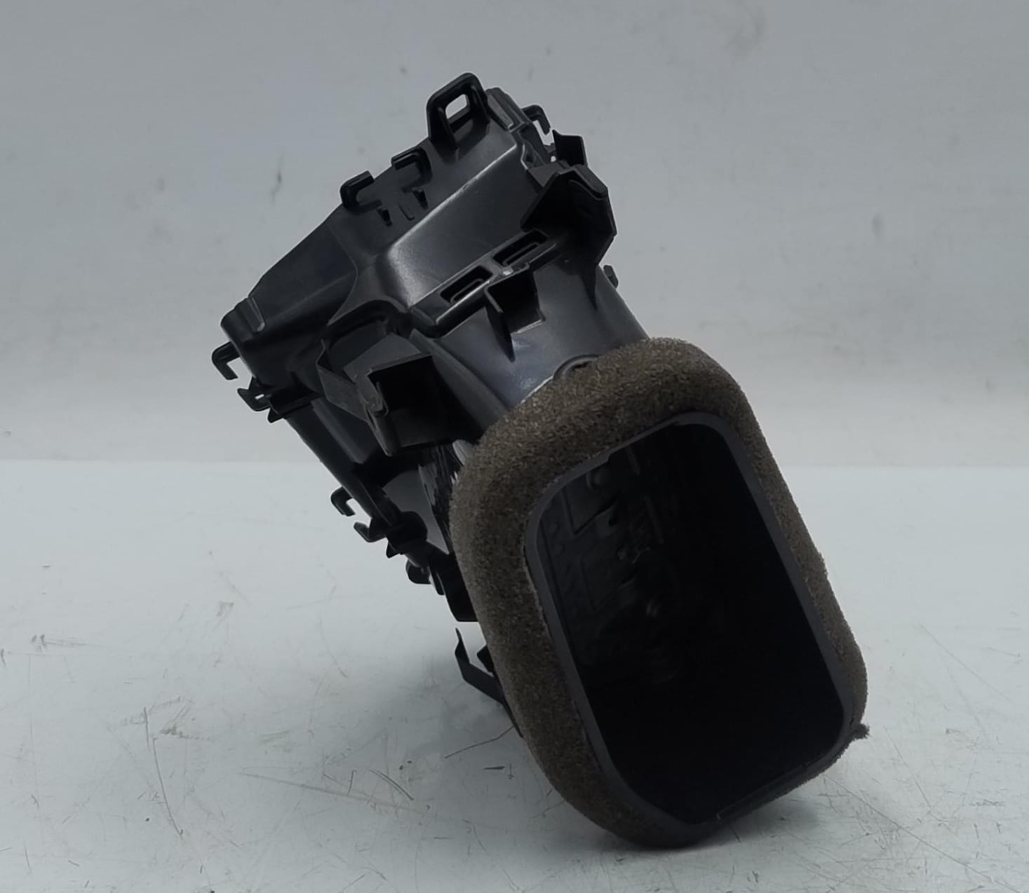 Bocchetta aria ant. console centr. dx.