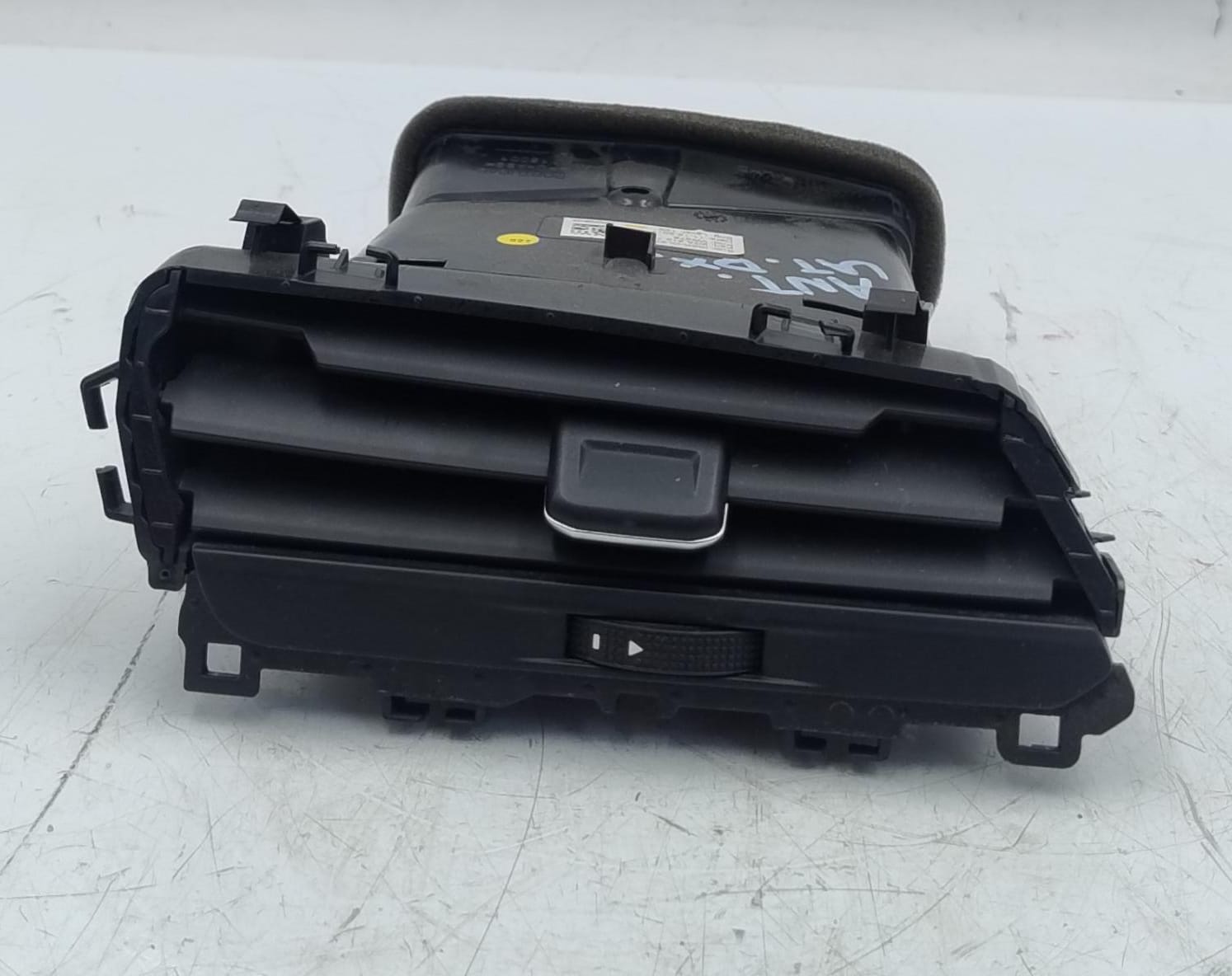 Bocchetta aria ant. console centr. dx.