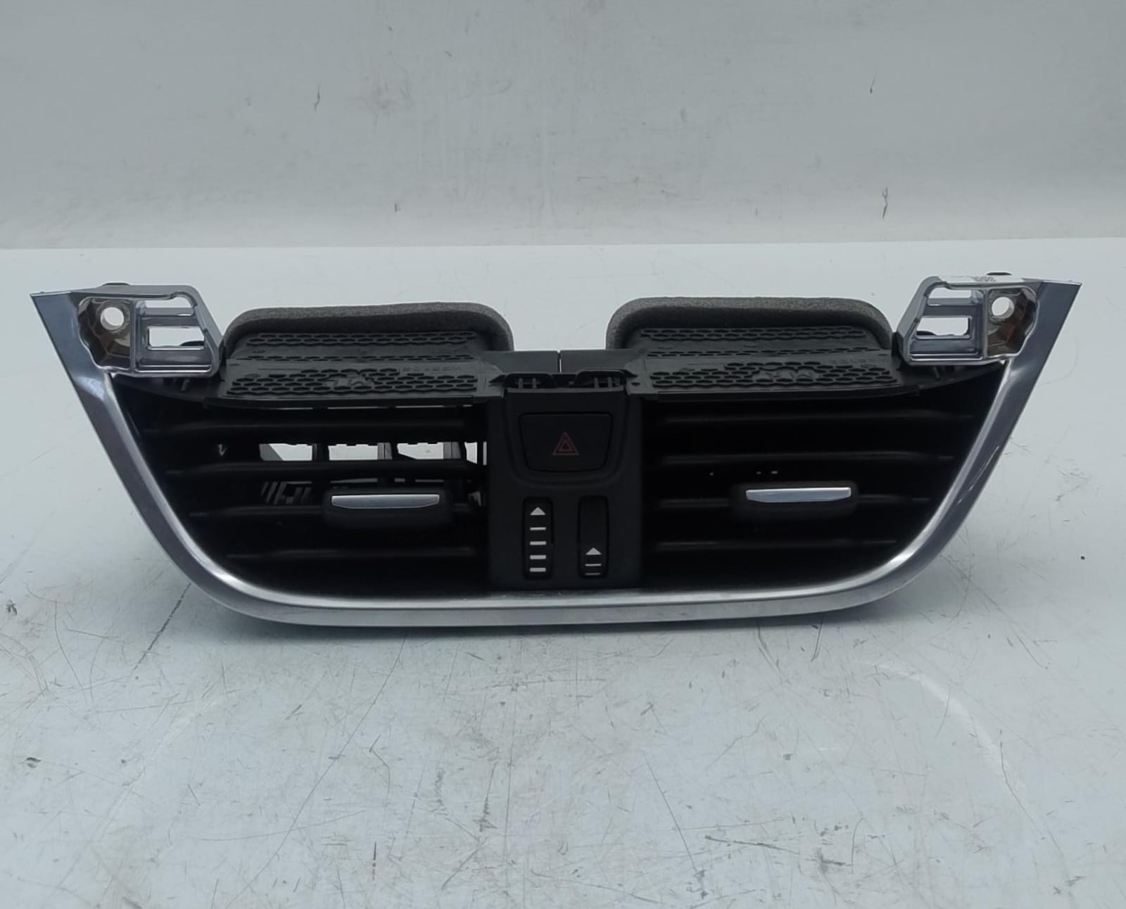 Bocchetta aria ant. console centr.