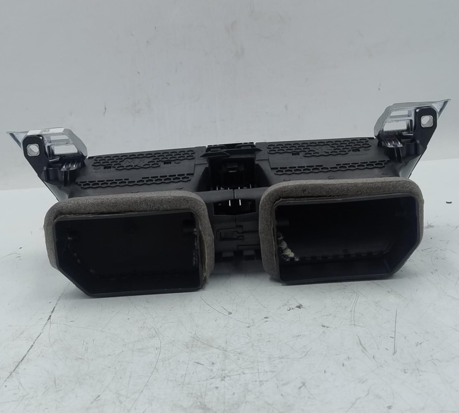 Bocchetta aria ant. console centr.