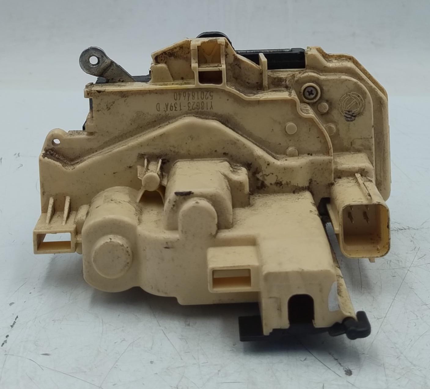 Serratura porta ant. dx.