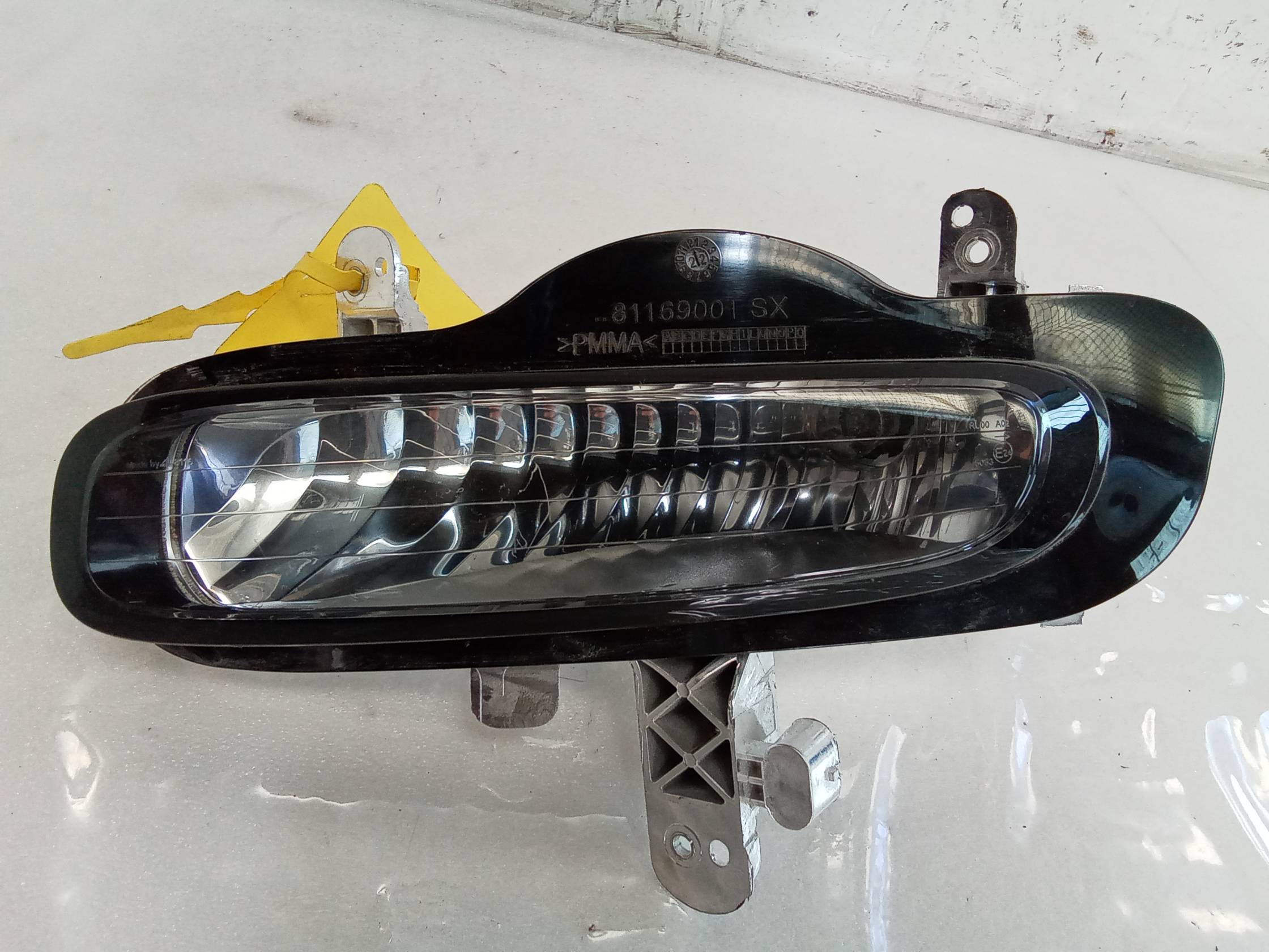 Proiettore ausiliario sx.