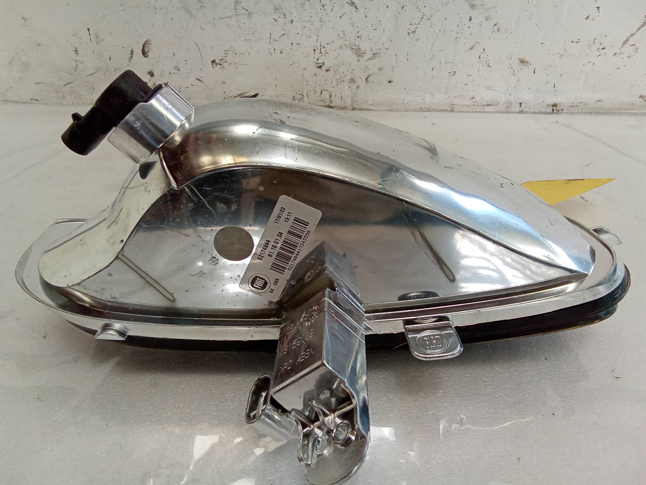 Proiettore ausiliario sx.