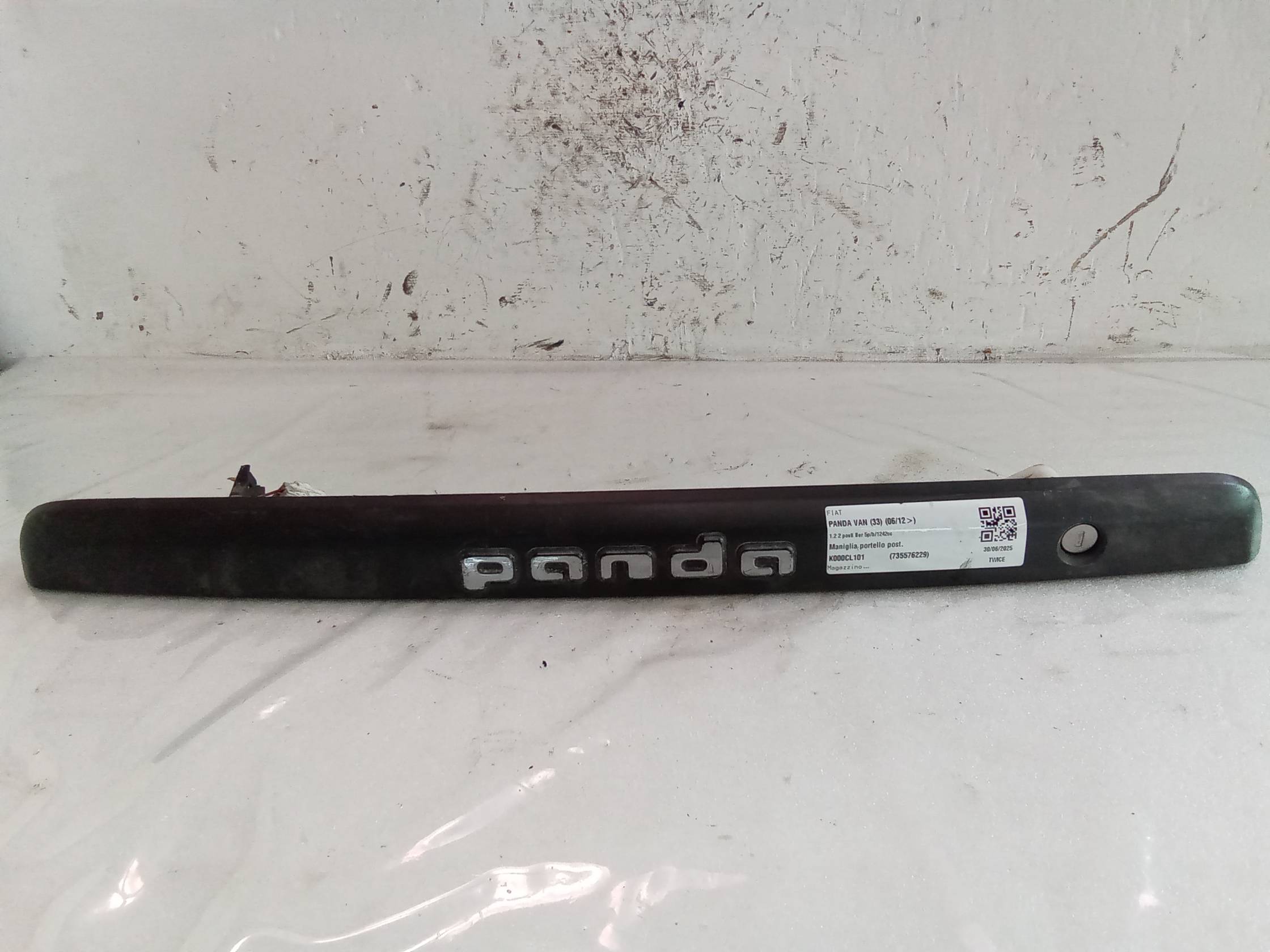 Maniglia portello post. Maniglia portello post.