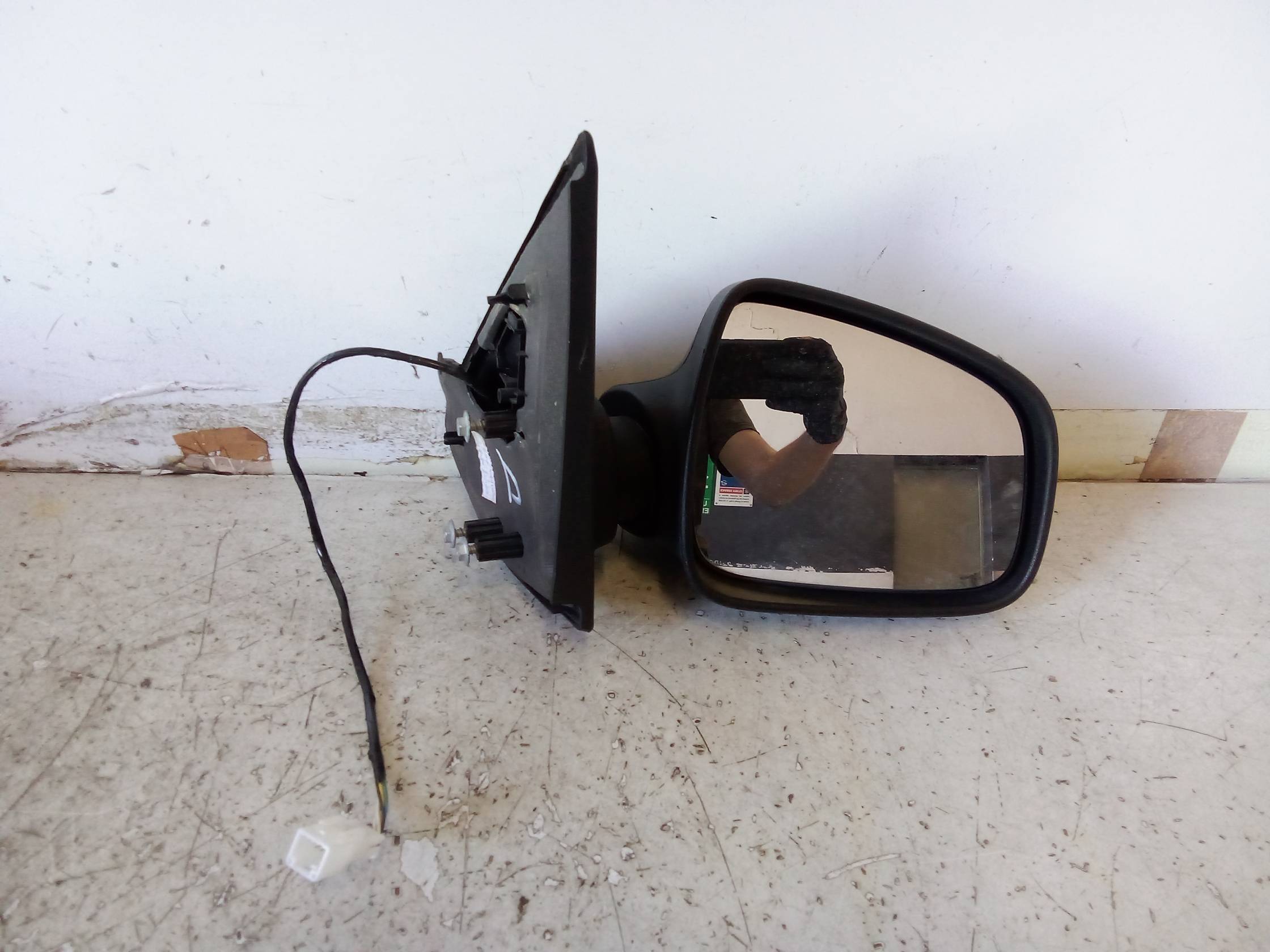 Retrovisore est. regolaz. elettr. dx.