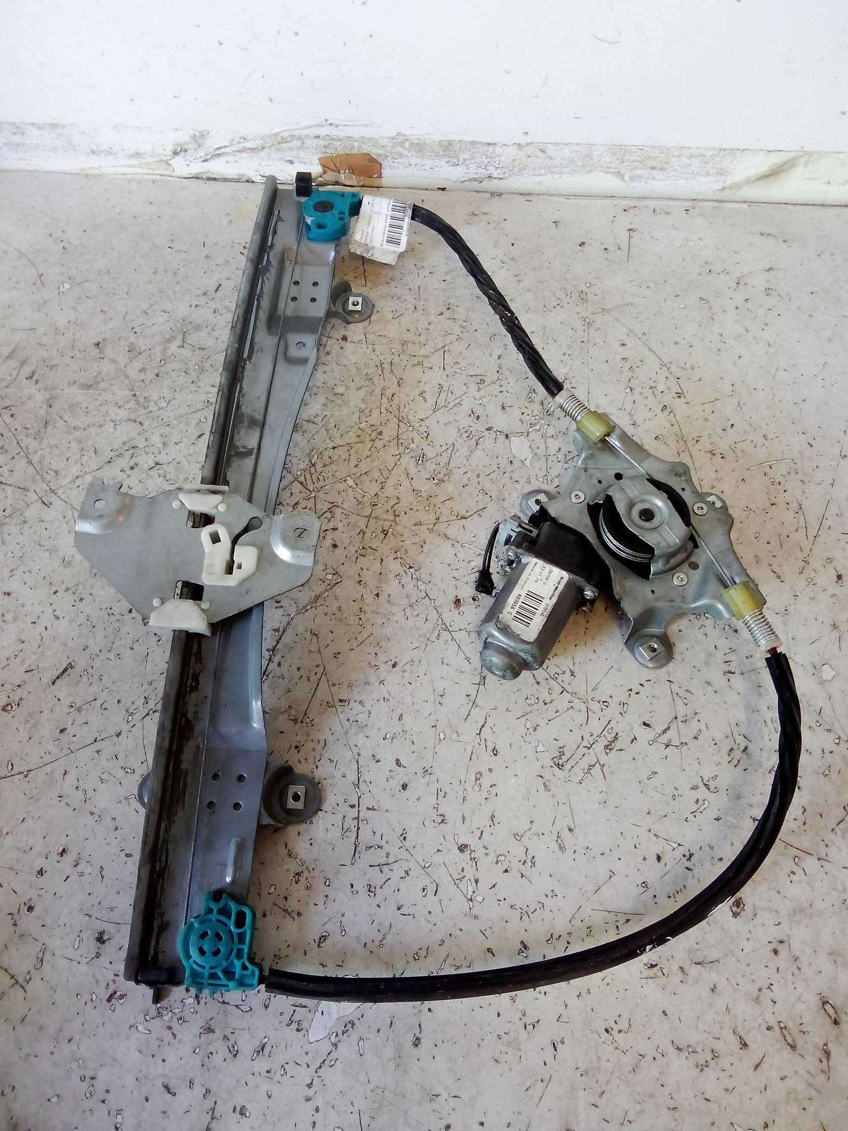 Alzacristallo elettr. porta ant. con motorino sx.