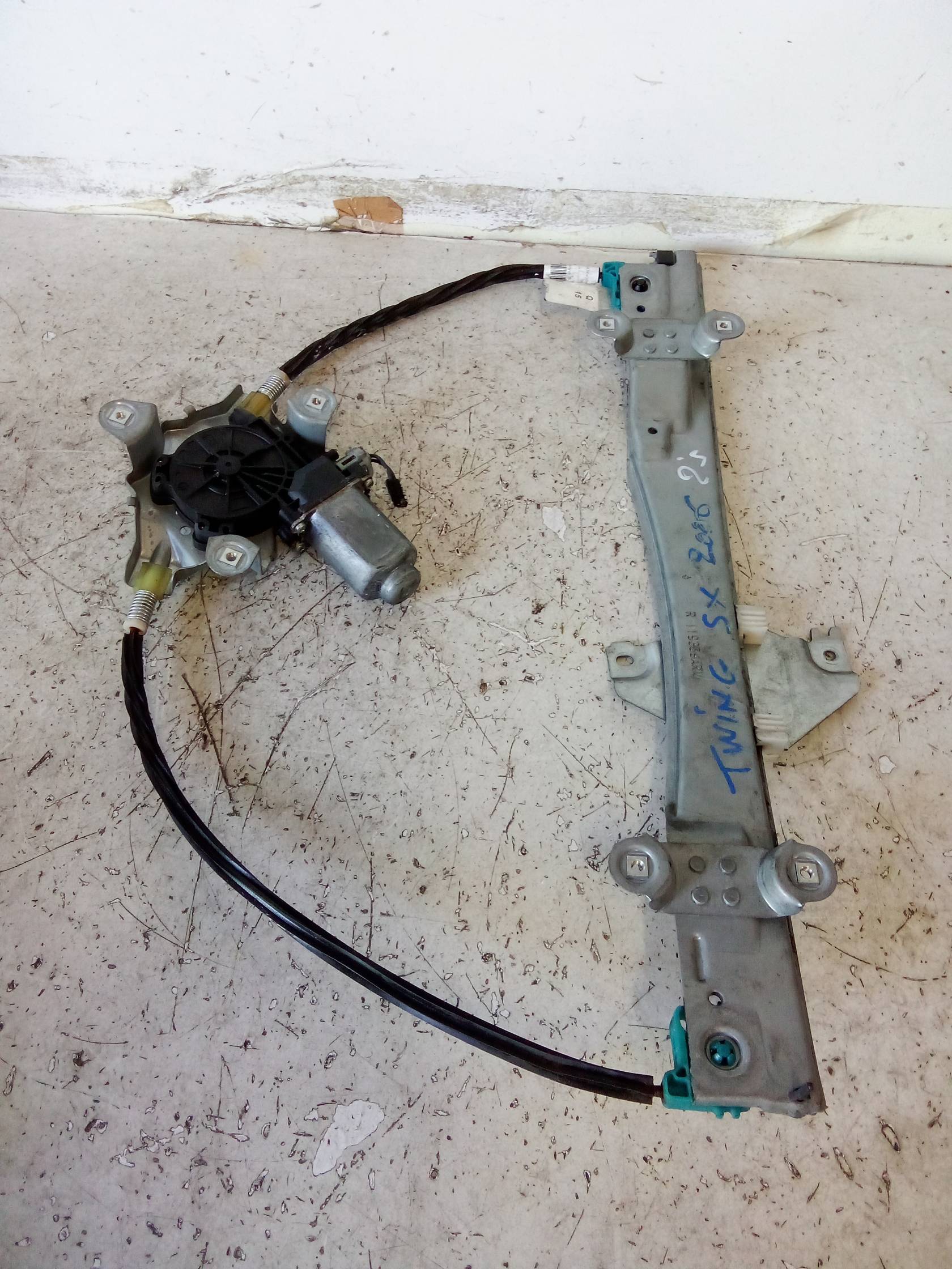 Alzacristallo elettr. porta ant. con motorino sx.