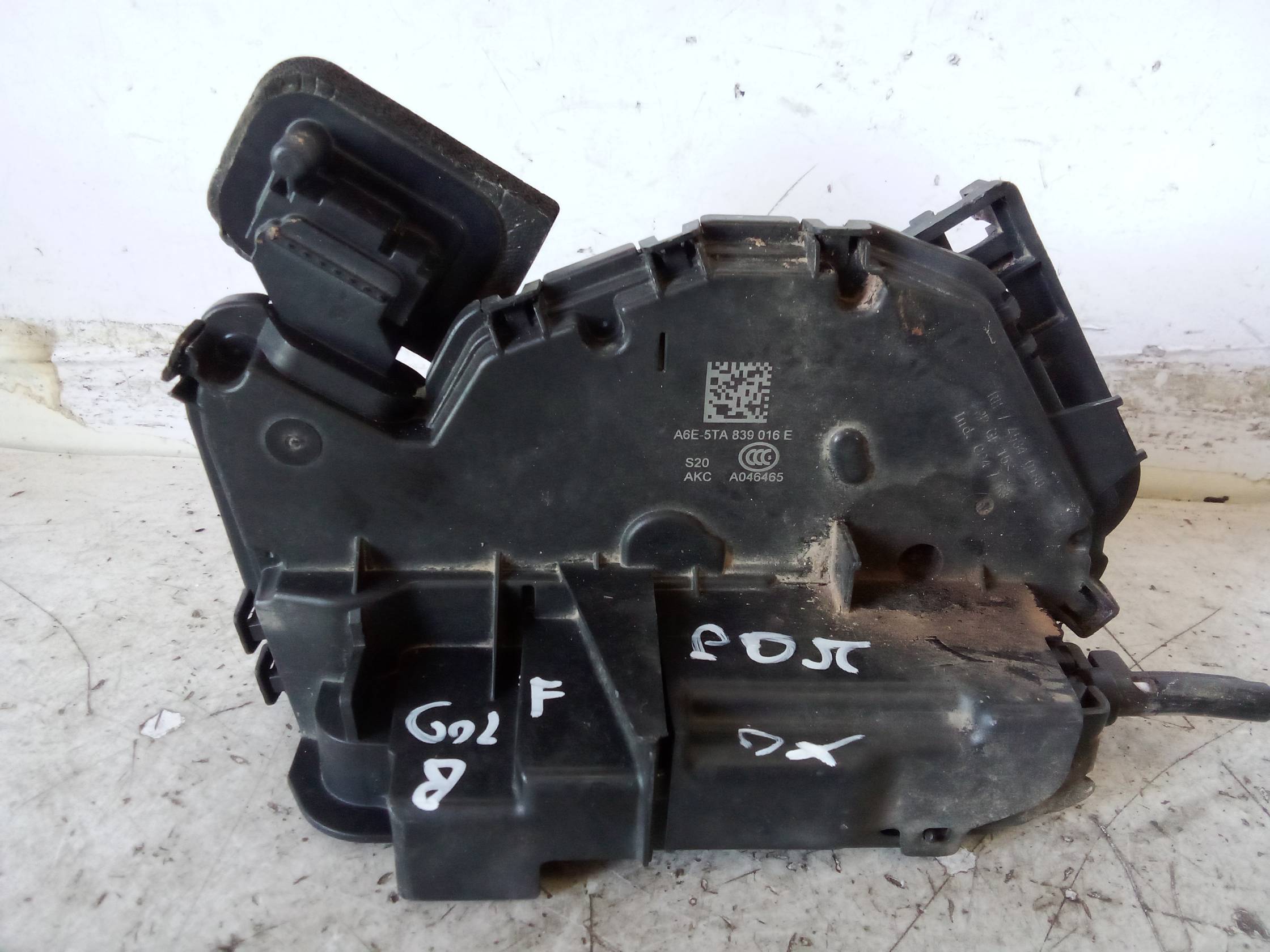 Serratura porta post. dx.