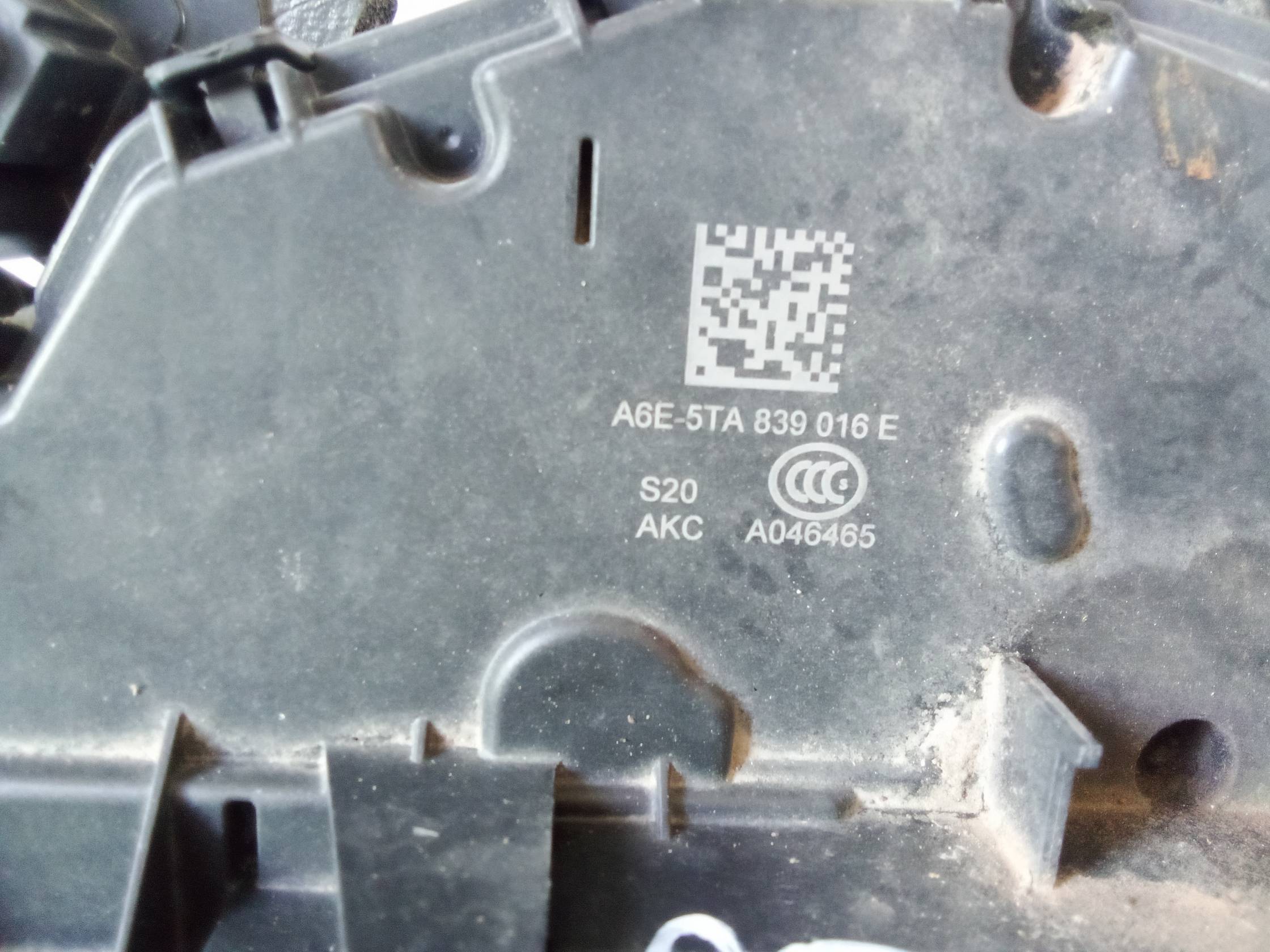 Serratura porta post. dx.