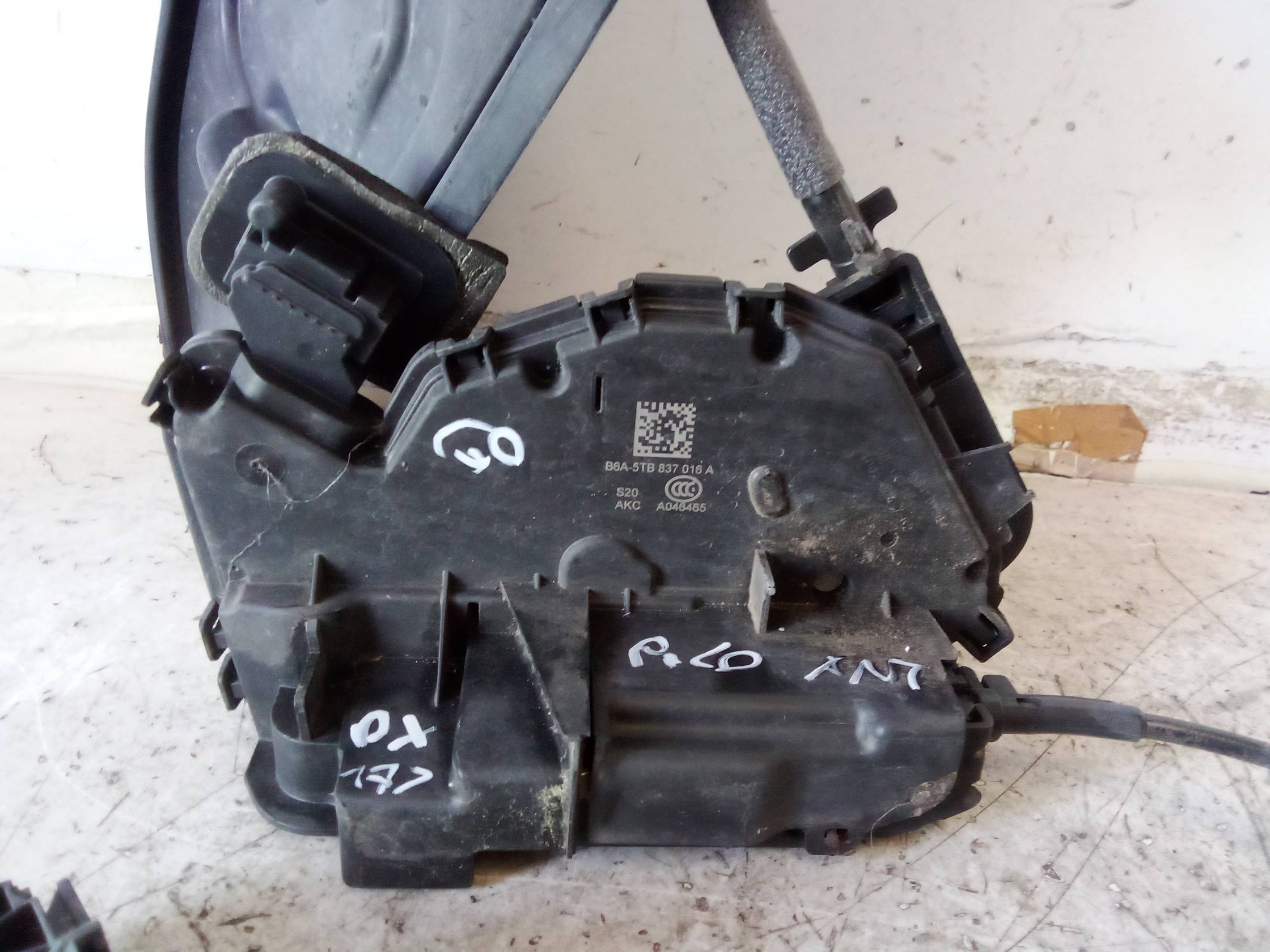 Serratura porta ant. dx.