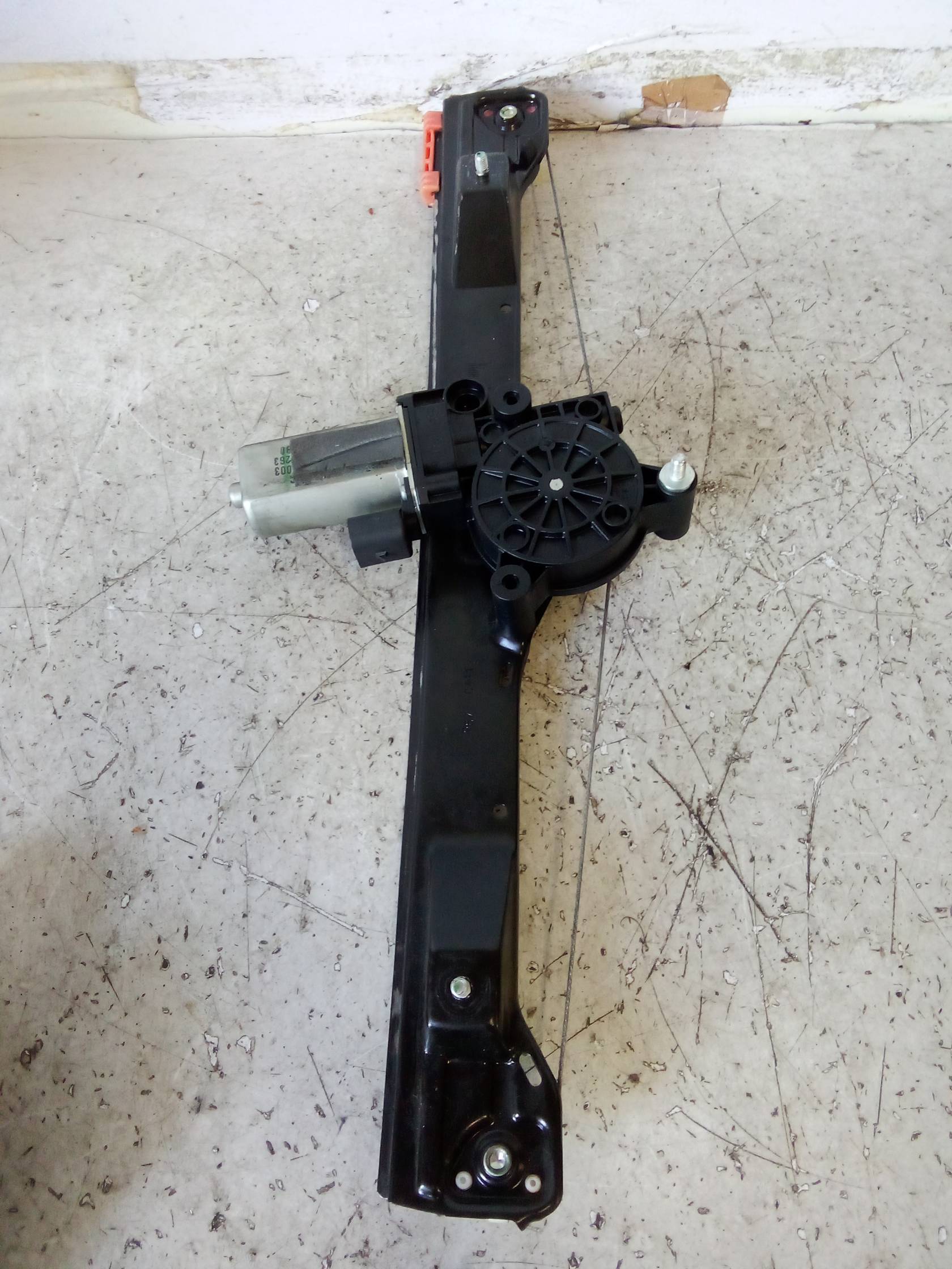 Alzacristallo elettr. porta ant. dx.