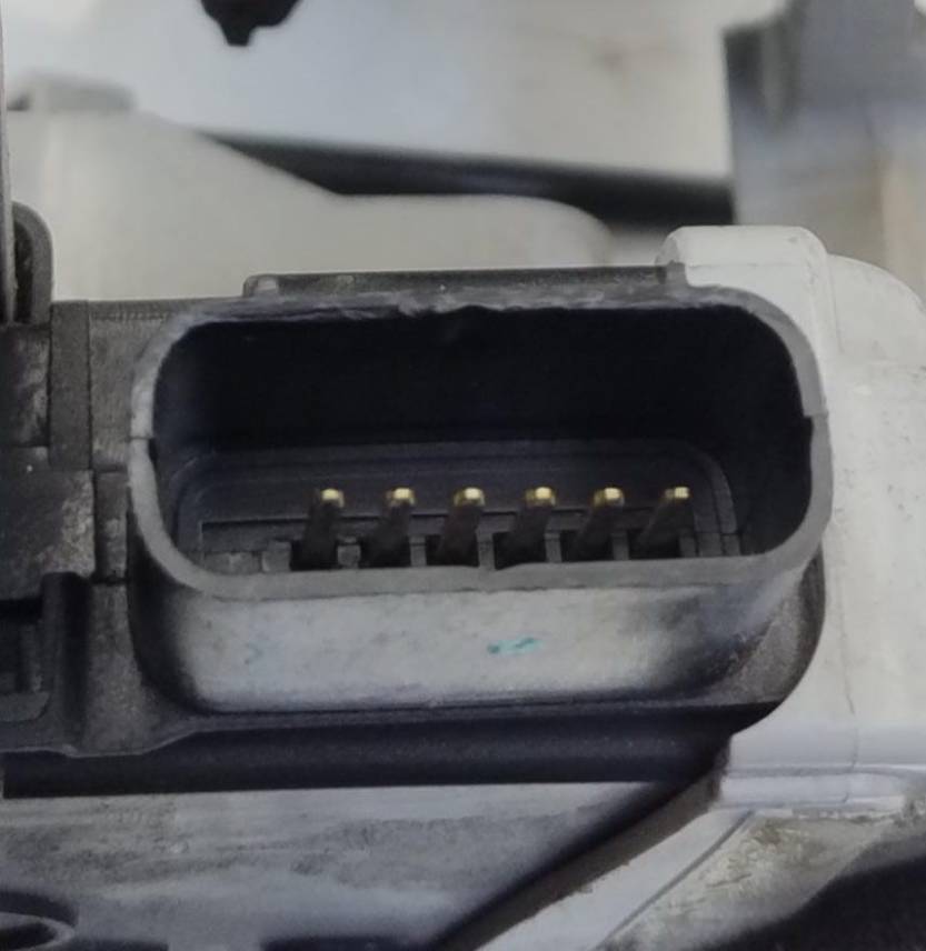 Serratura porta ant. dx. e maniglia est. dx.