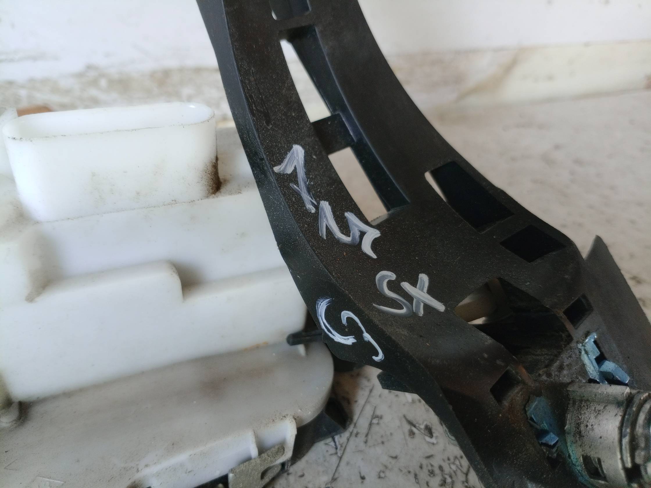 Serratura porta ant. sx.