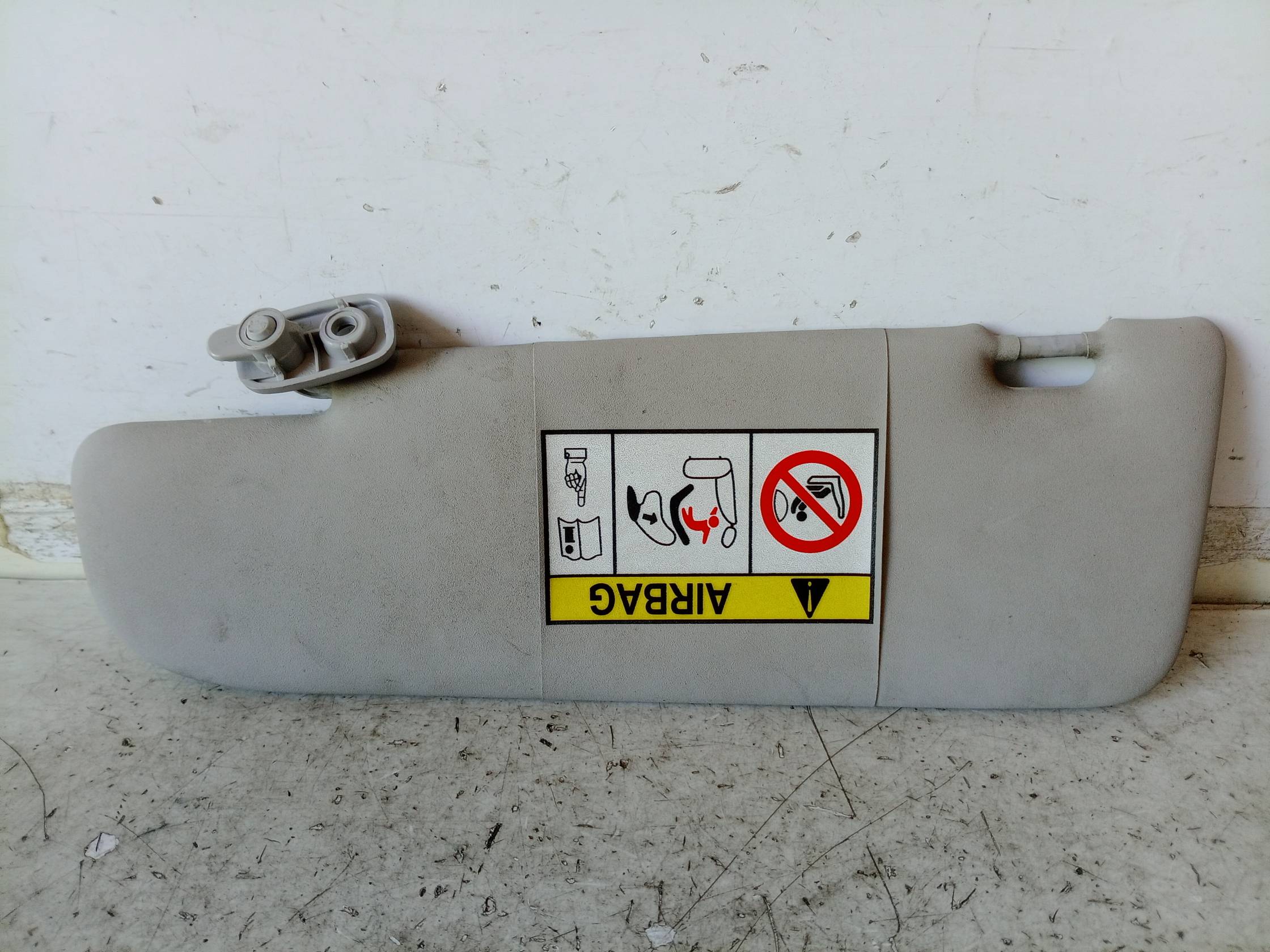 Aletta parasole parabrezza dx.