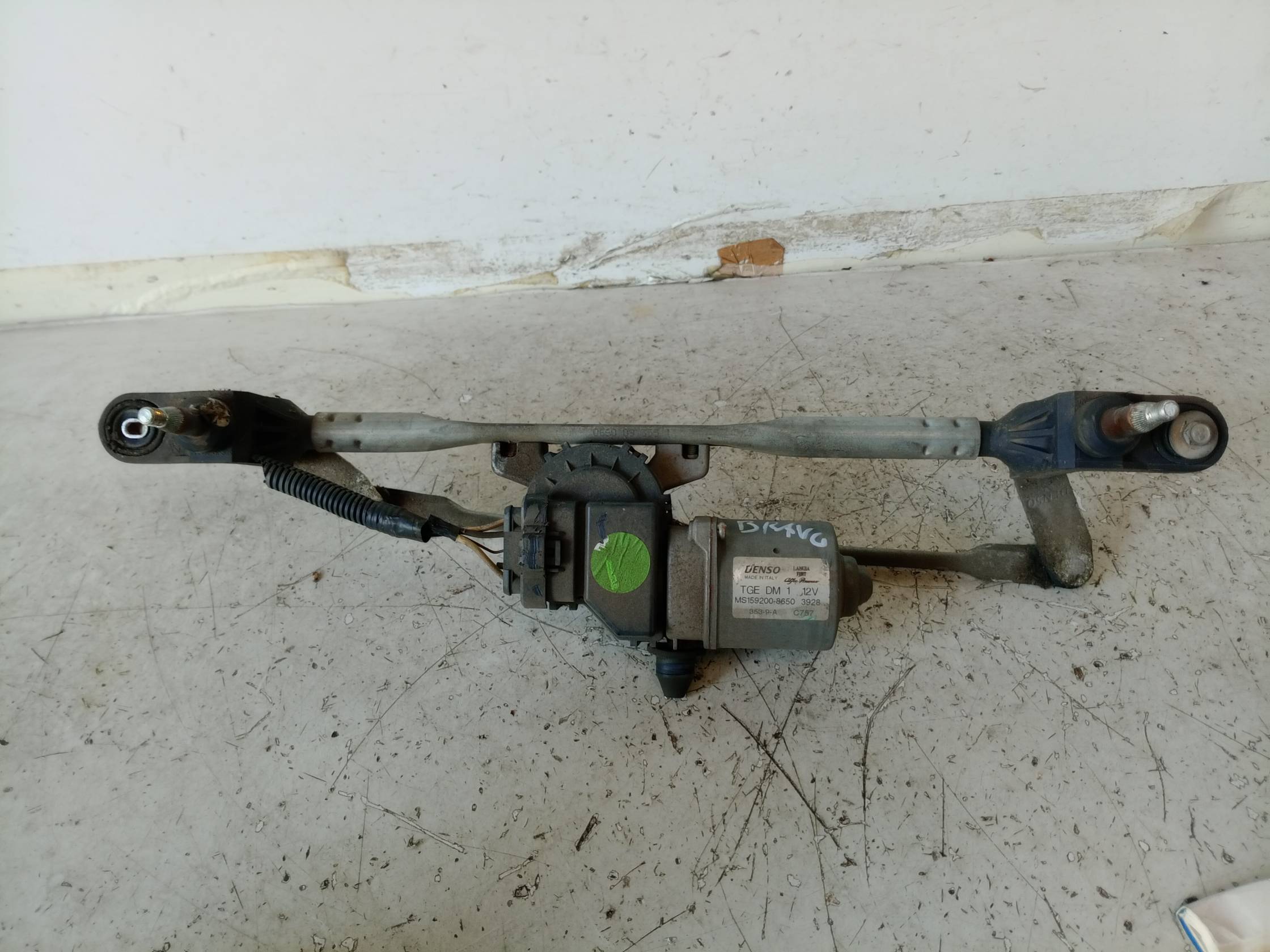 Meccanismo tergiparabrezza con motorino