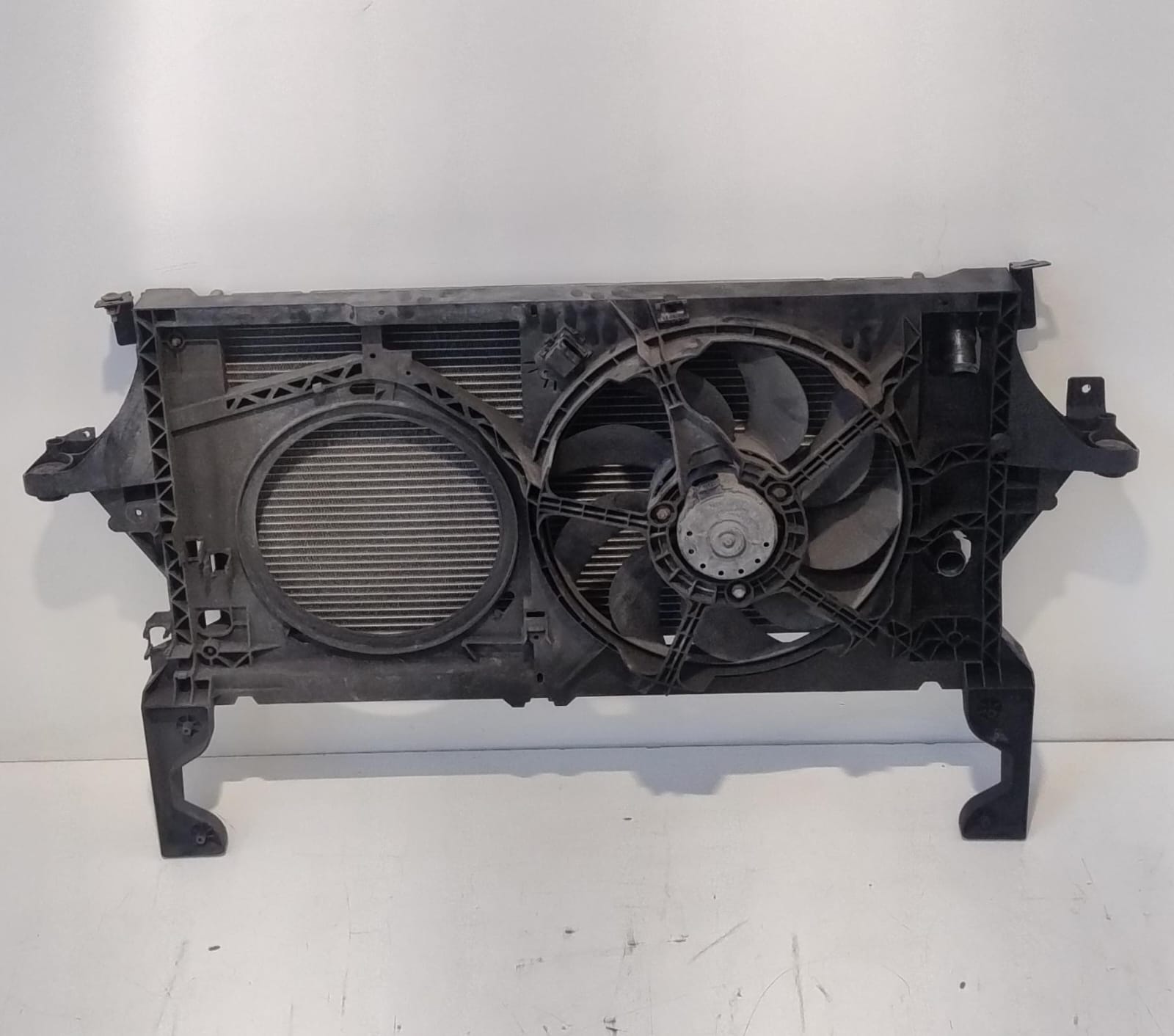 Radiatore con ventola Radiatore con ventola