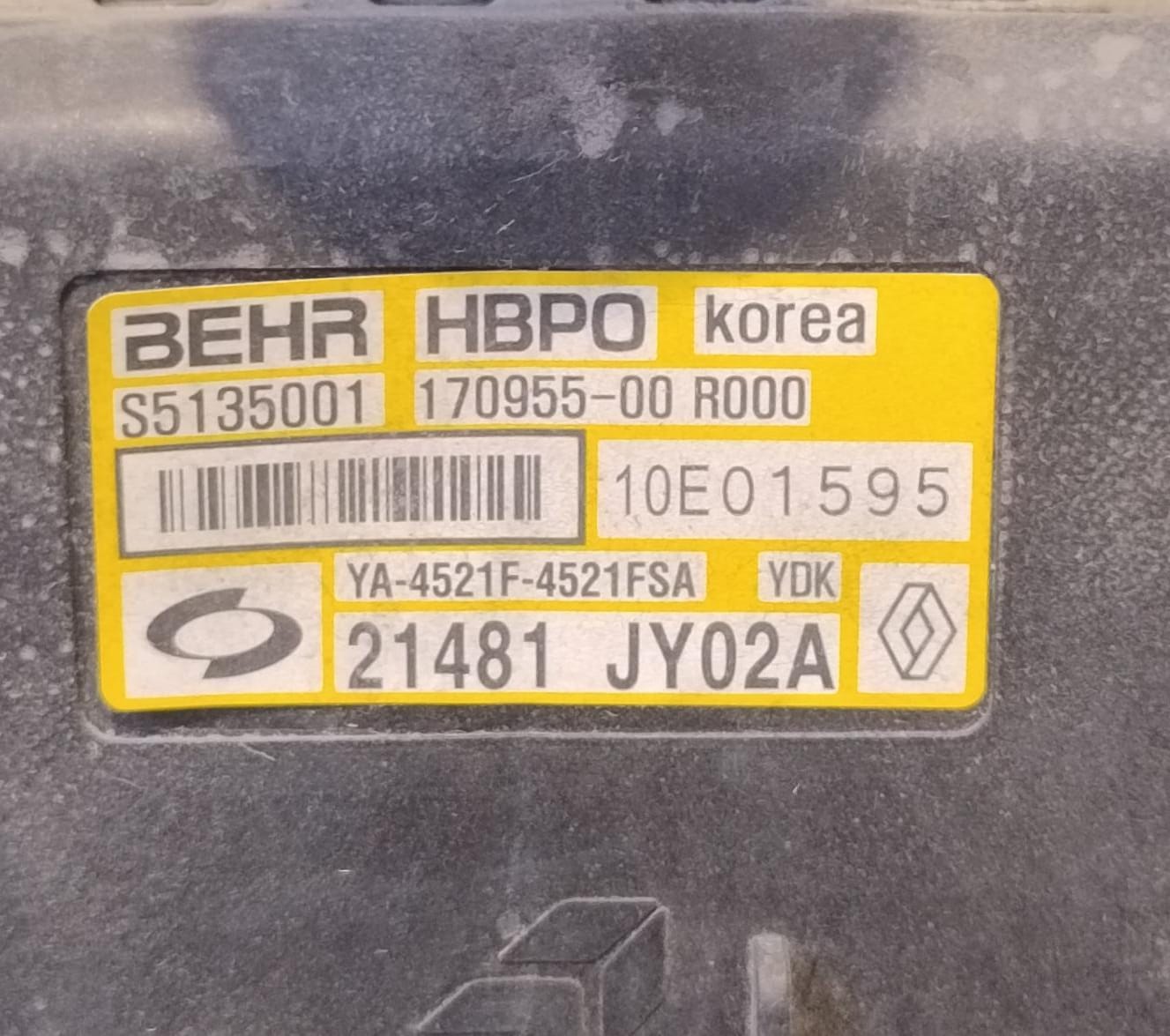 Calandra con radiatore e ventola