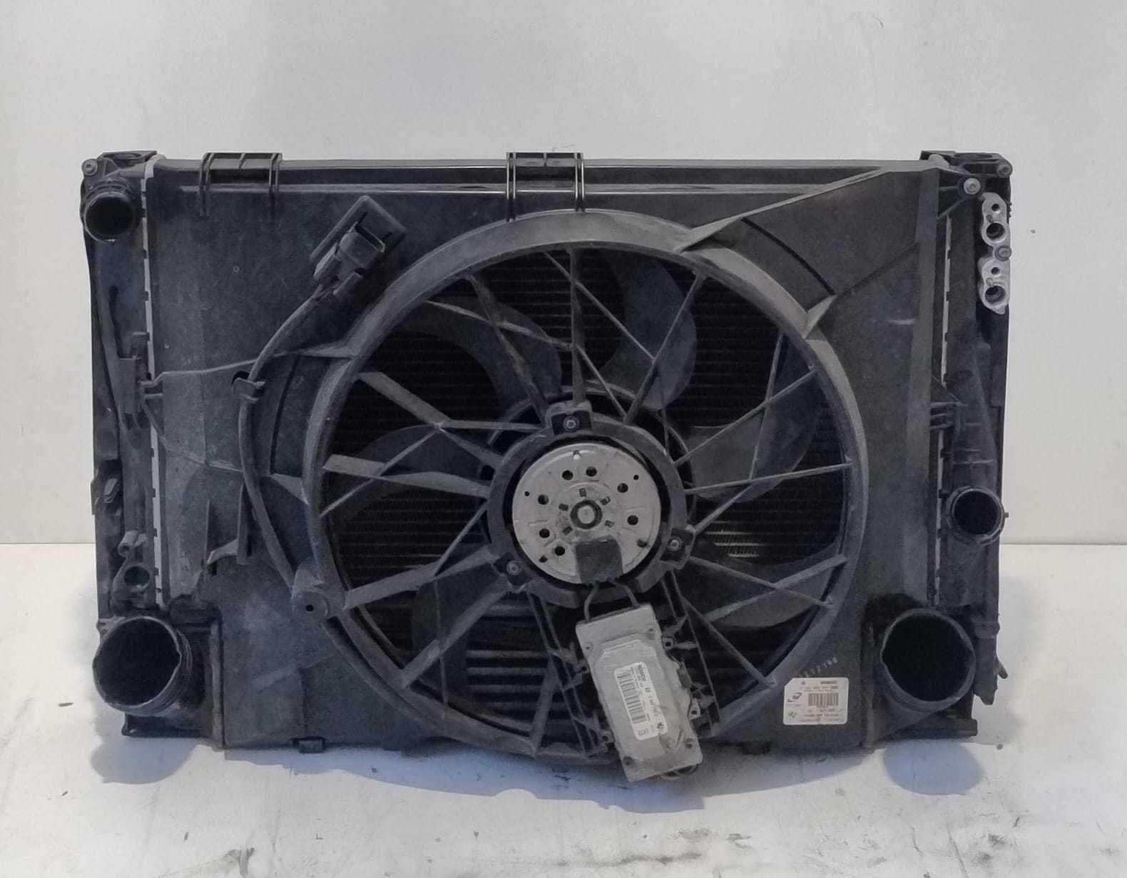 Radiatore con ventola e intercooler