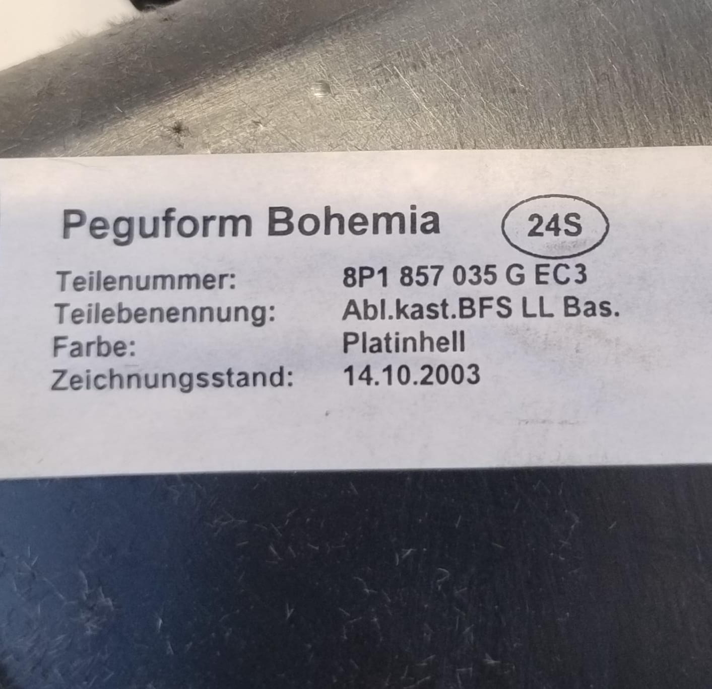 Cassetto vano portaoggetti