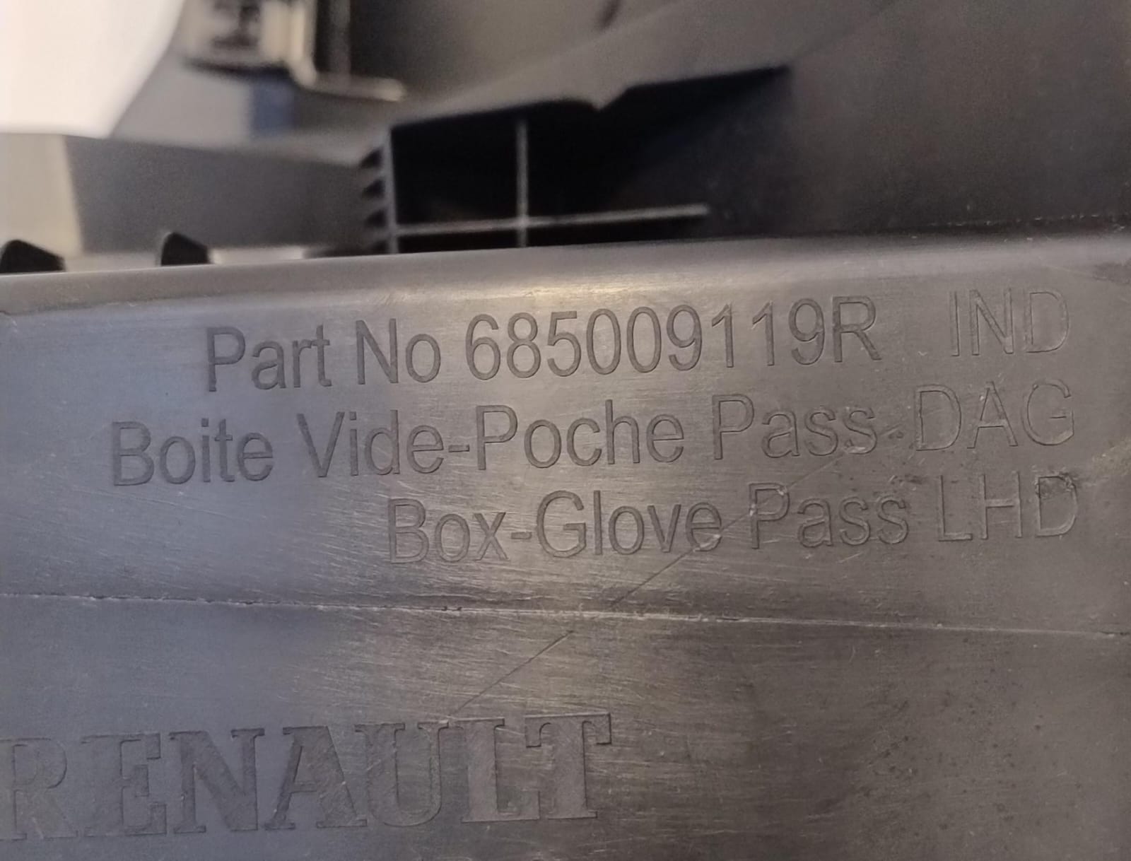 Cassetto vano portaoggetti