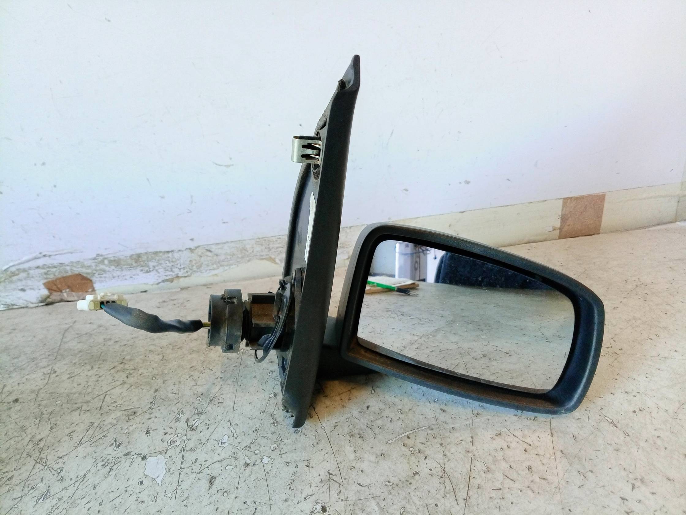 Retrovisore est. regolaz. elettr. dx.