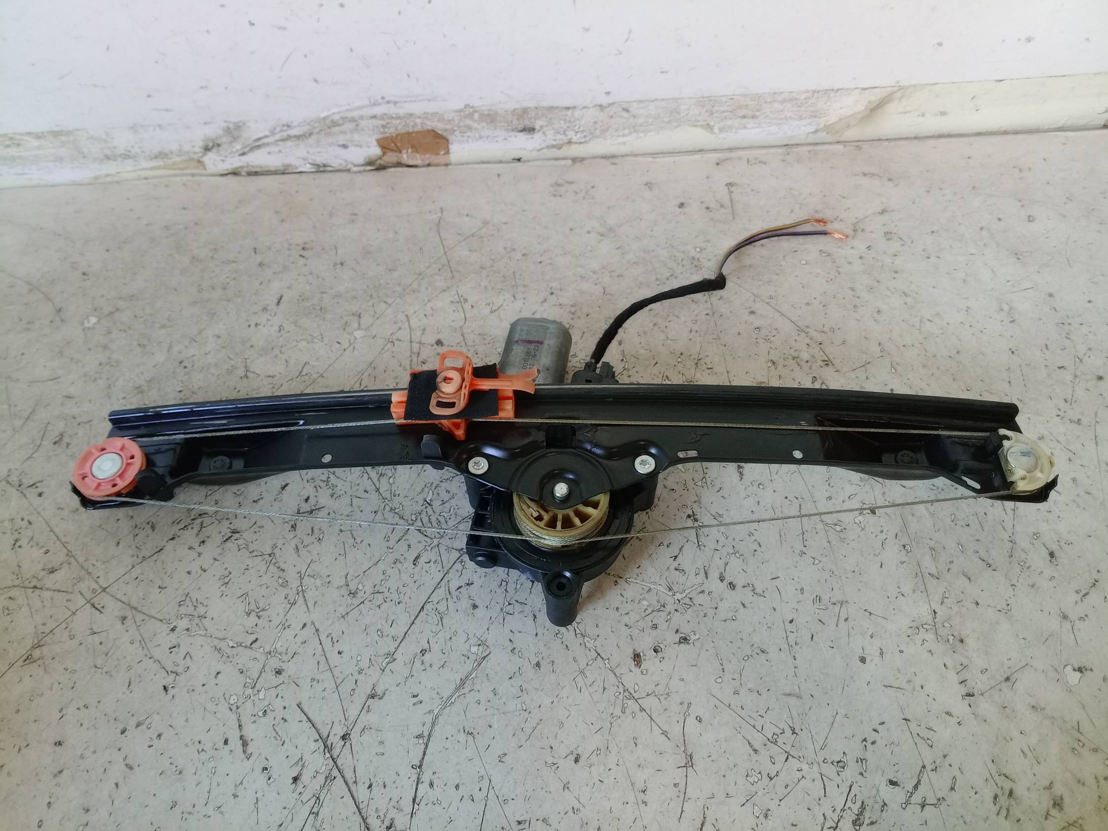 Alzacristallo elettr. porta ant. dx.