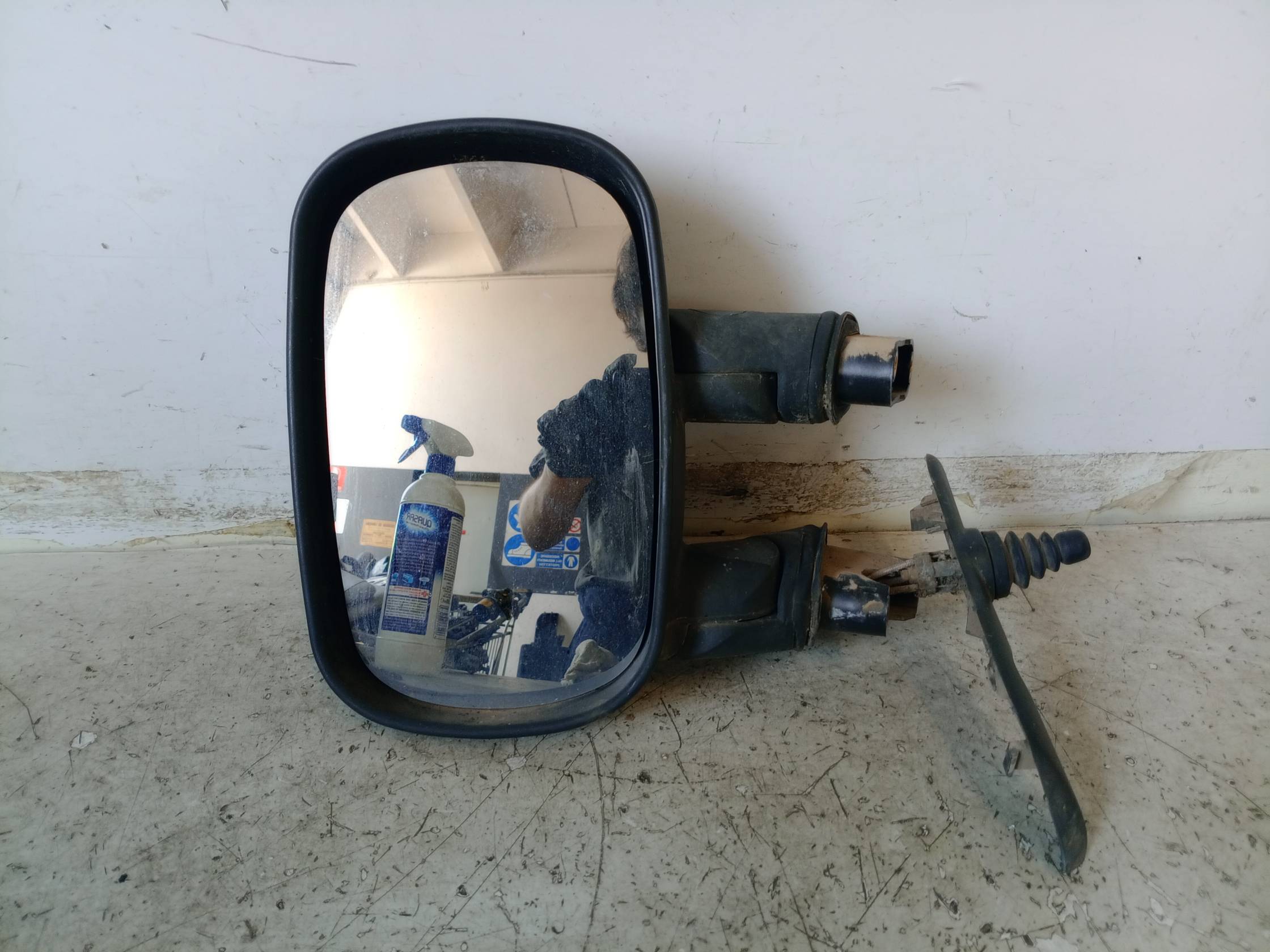 Retrovisore est. regolaz. manuale sx.