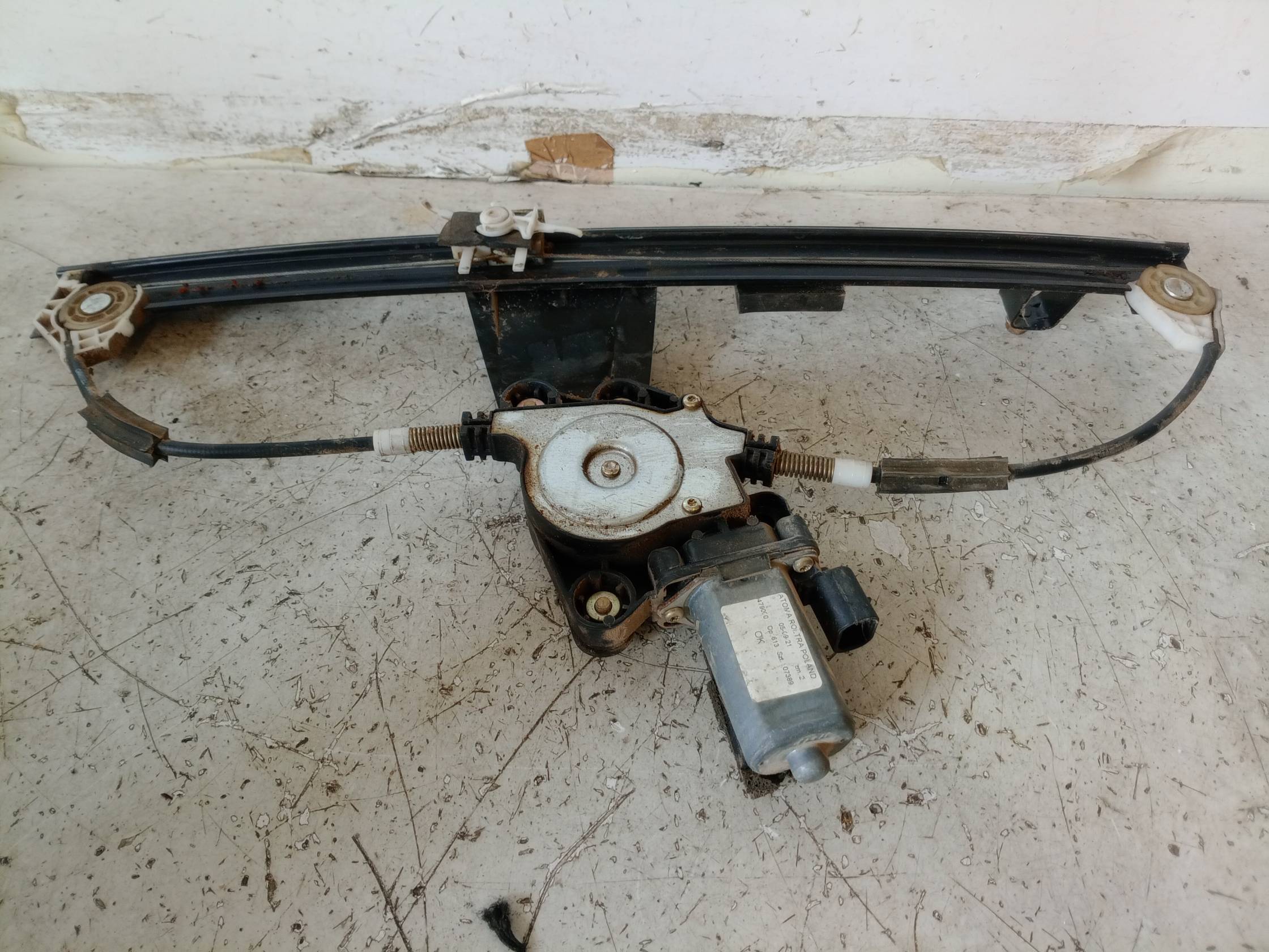 Alzacristallo elettr. porta ant. con motorino sx.