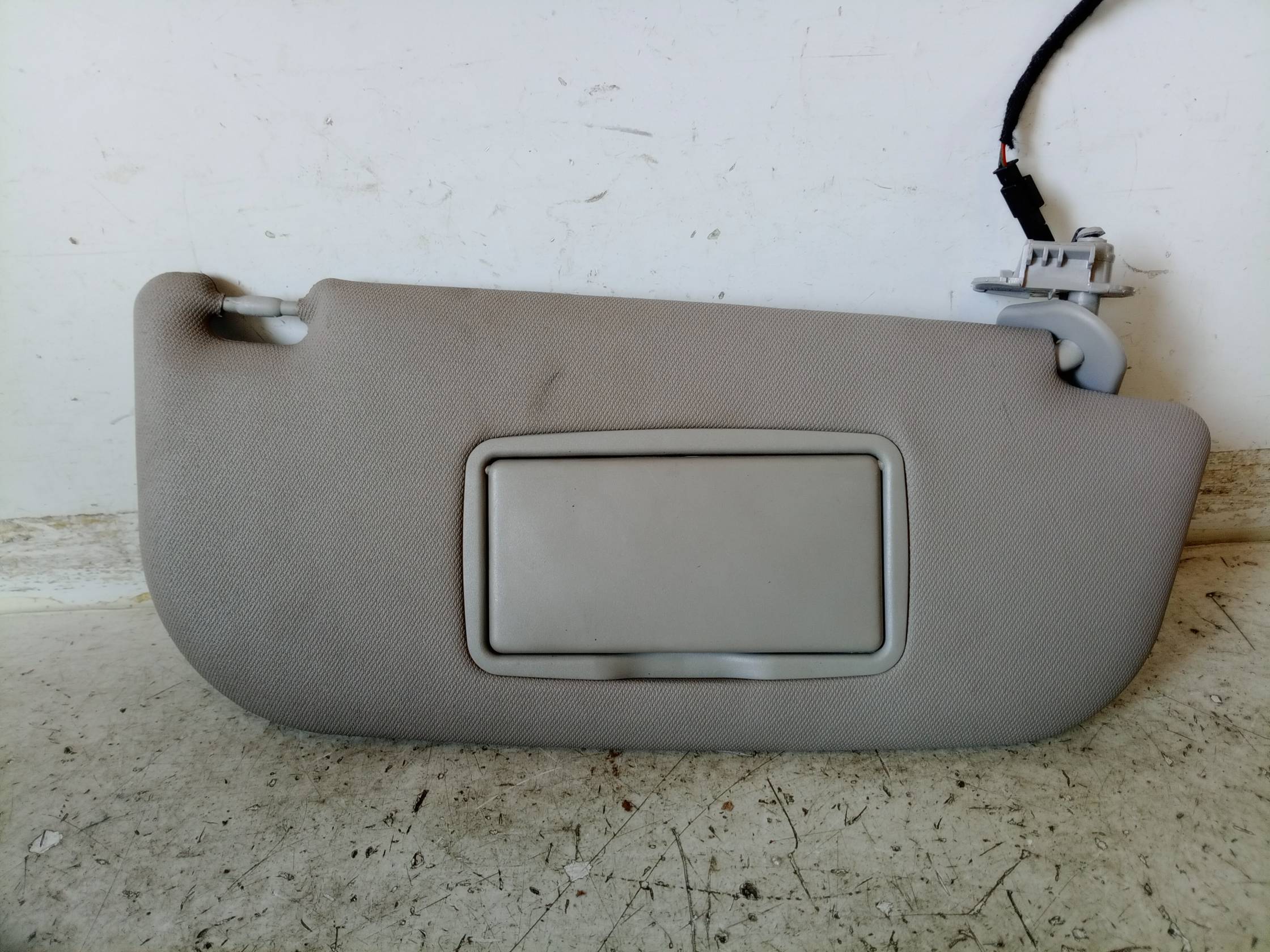 Aletta parasole parabrezza dx.