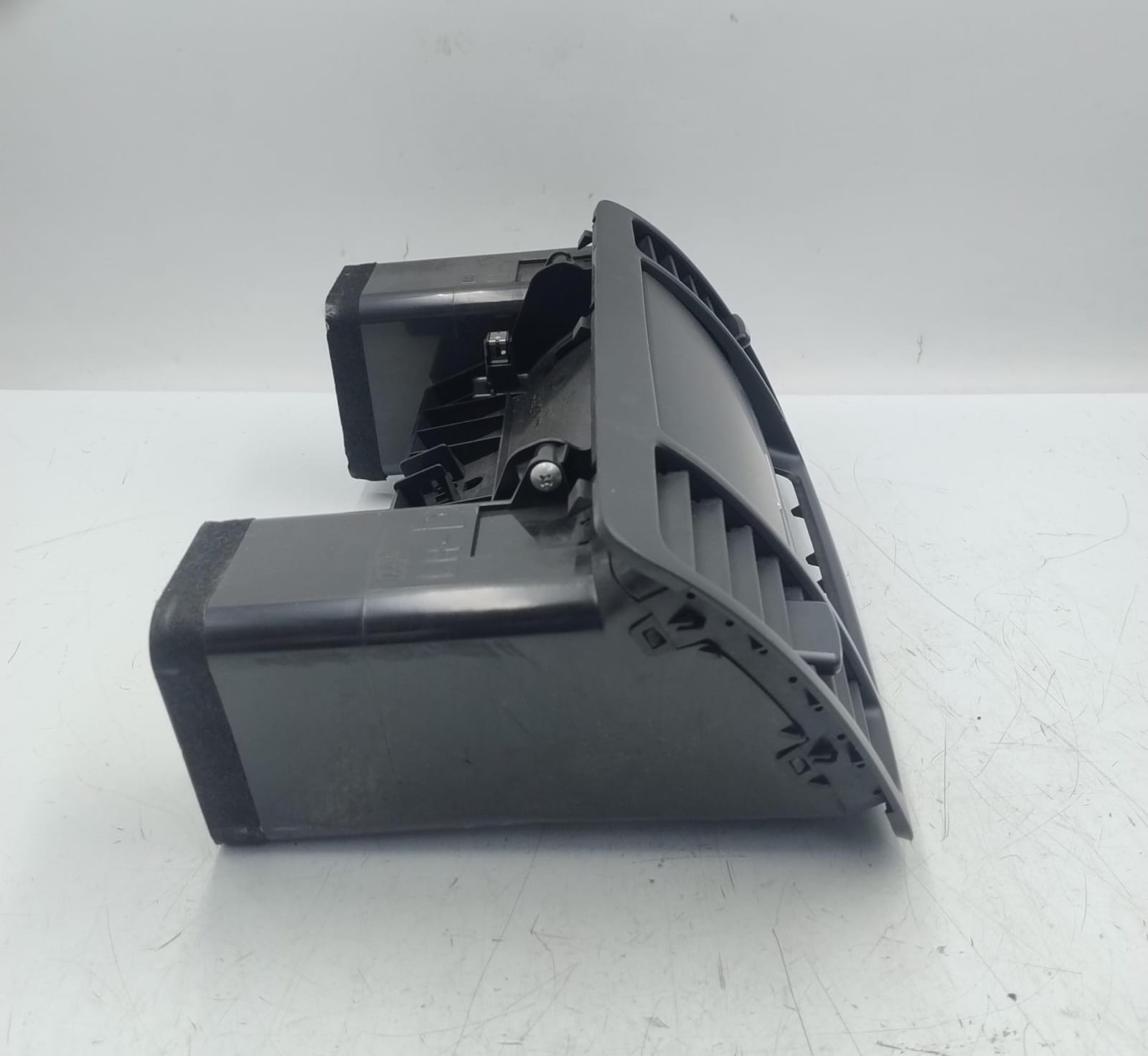 Bocchetta aria ant. console centr.