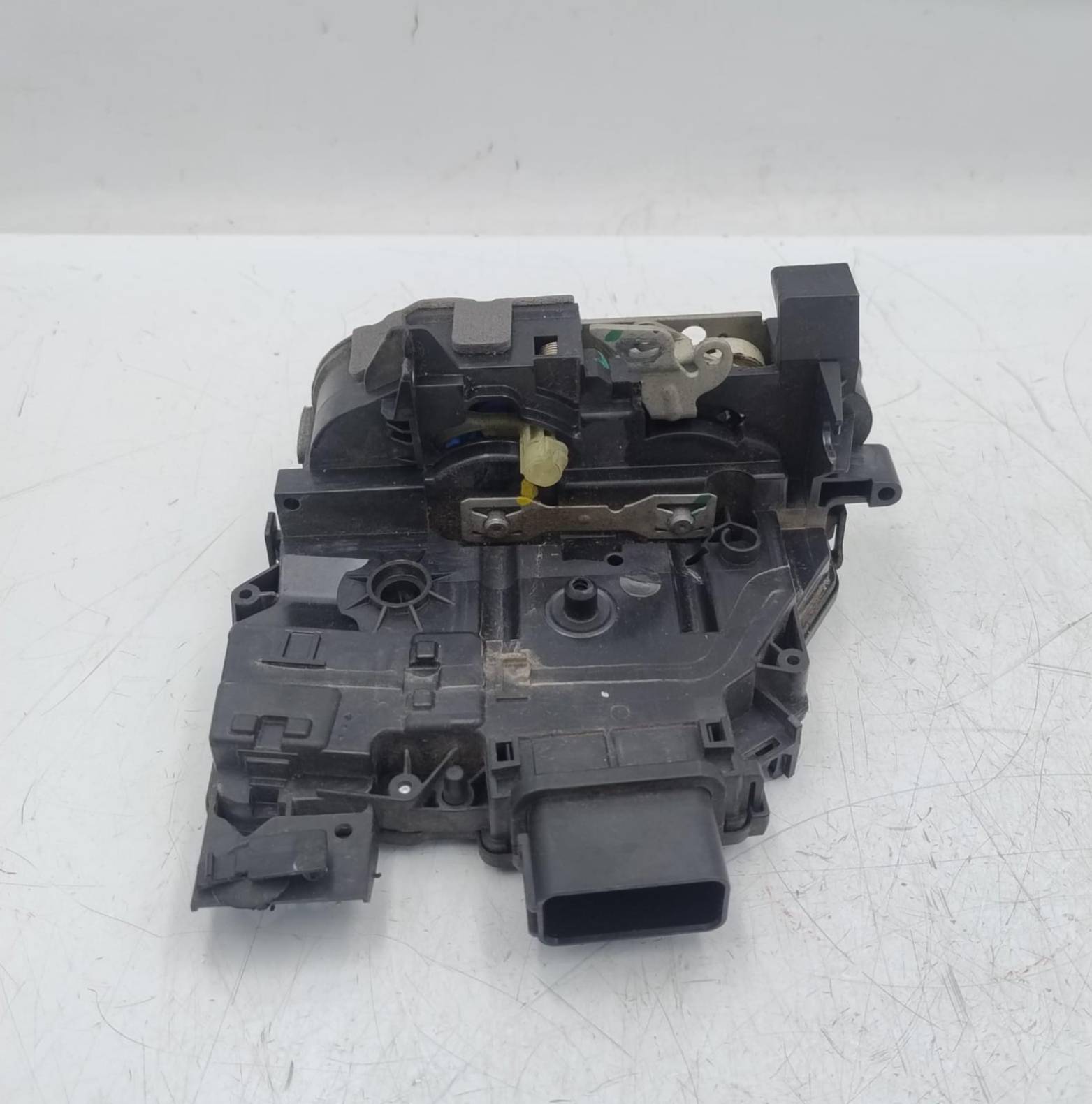 Serratura porta ant. sx.