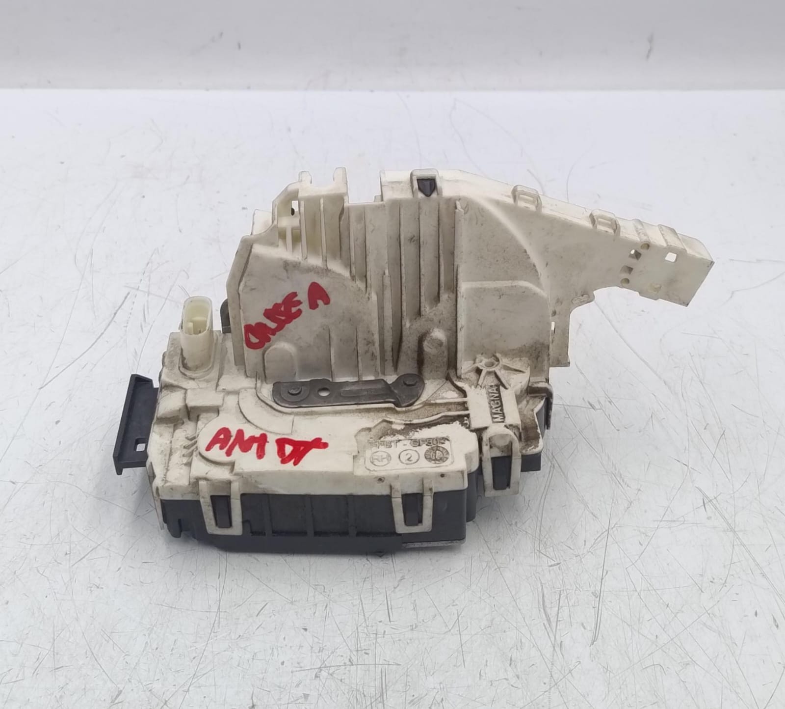 Serratura porta ant. dx.