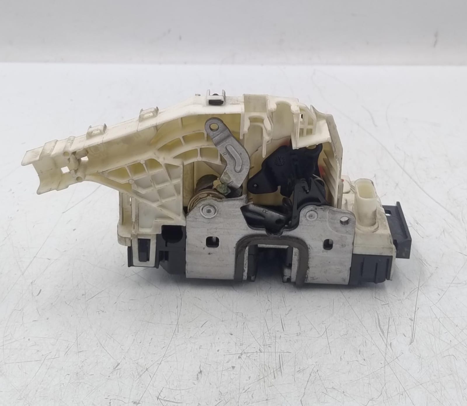 Serratura porta ant. dx.