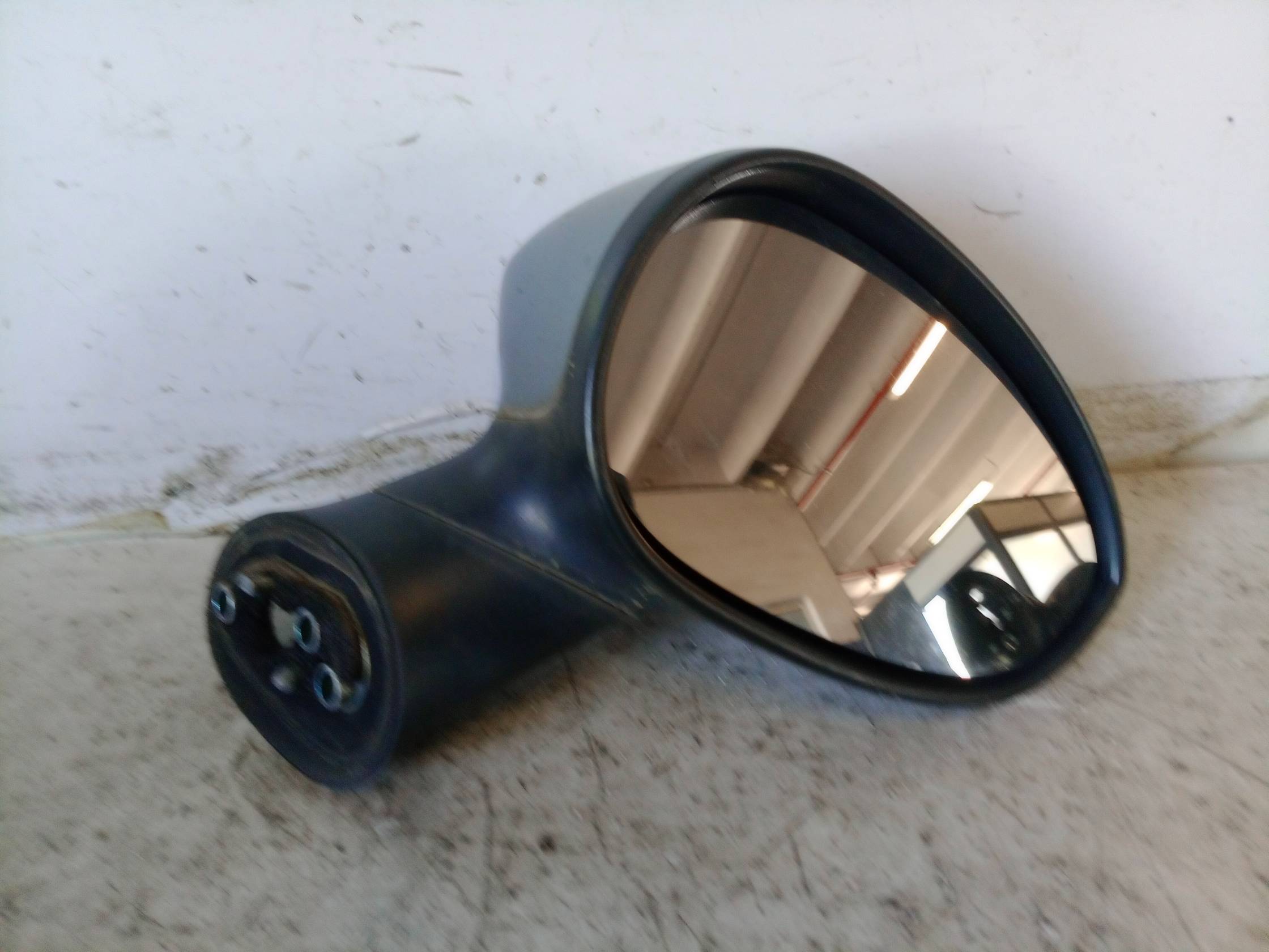 Retrovisore est. dx.