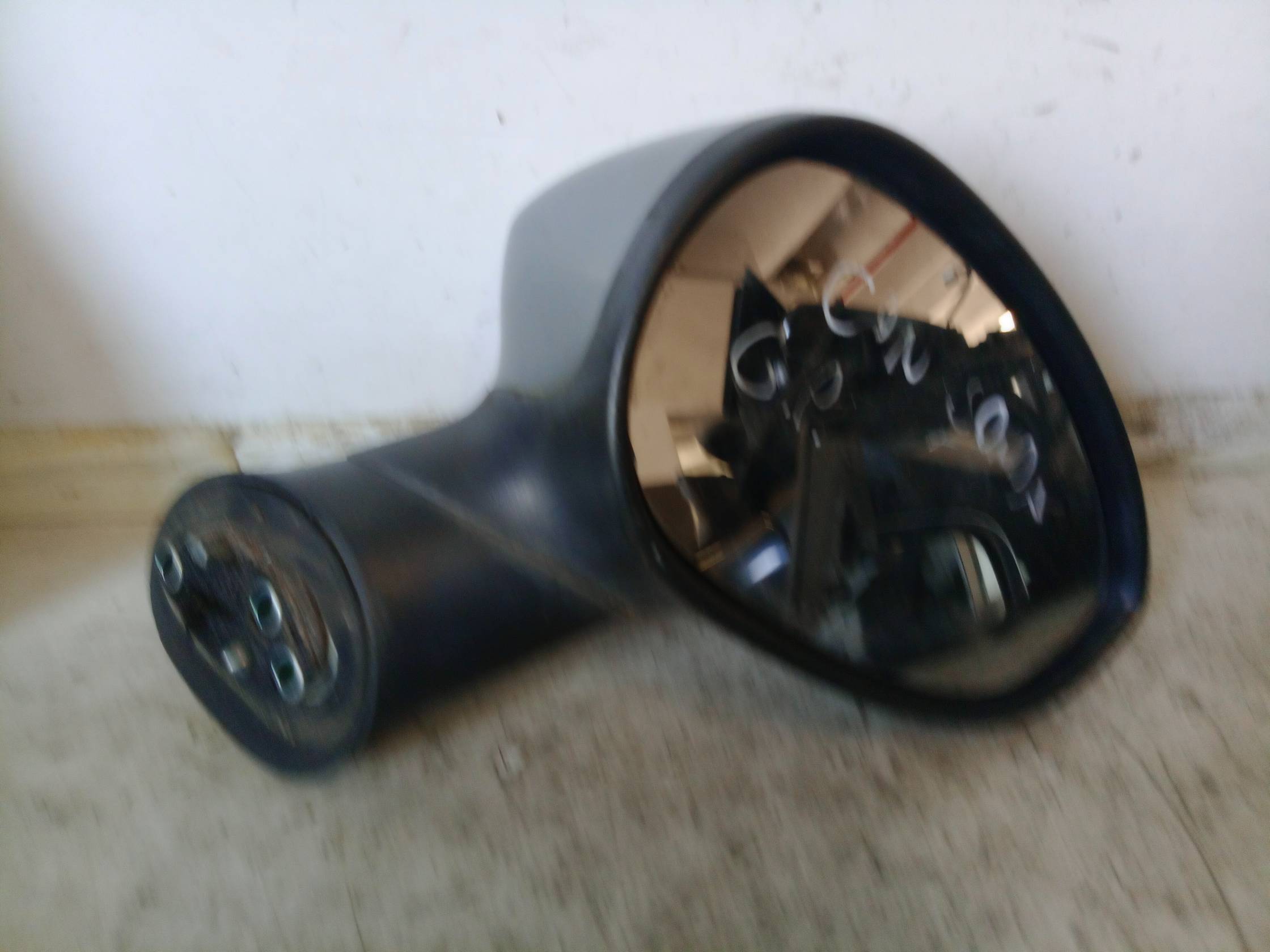 Retrovisore est. dx.