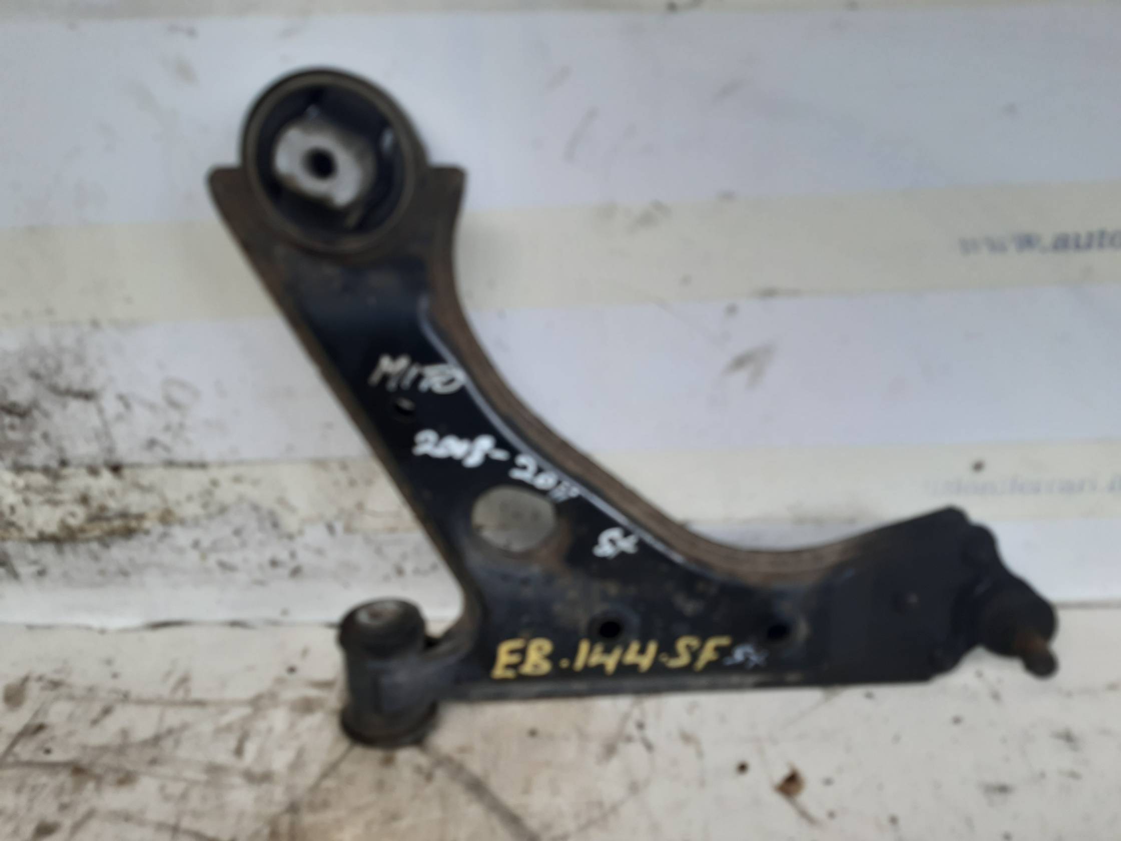 Braccio oscillante sosp. ant. sx.