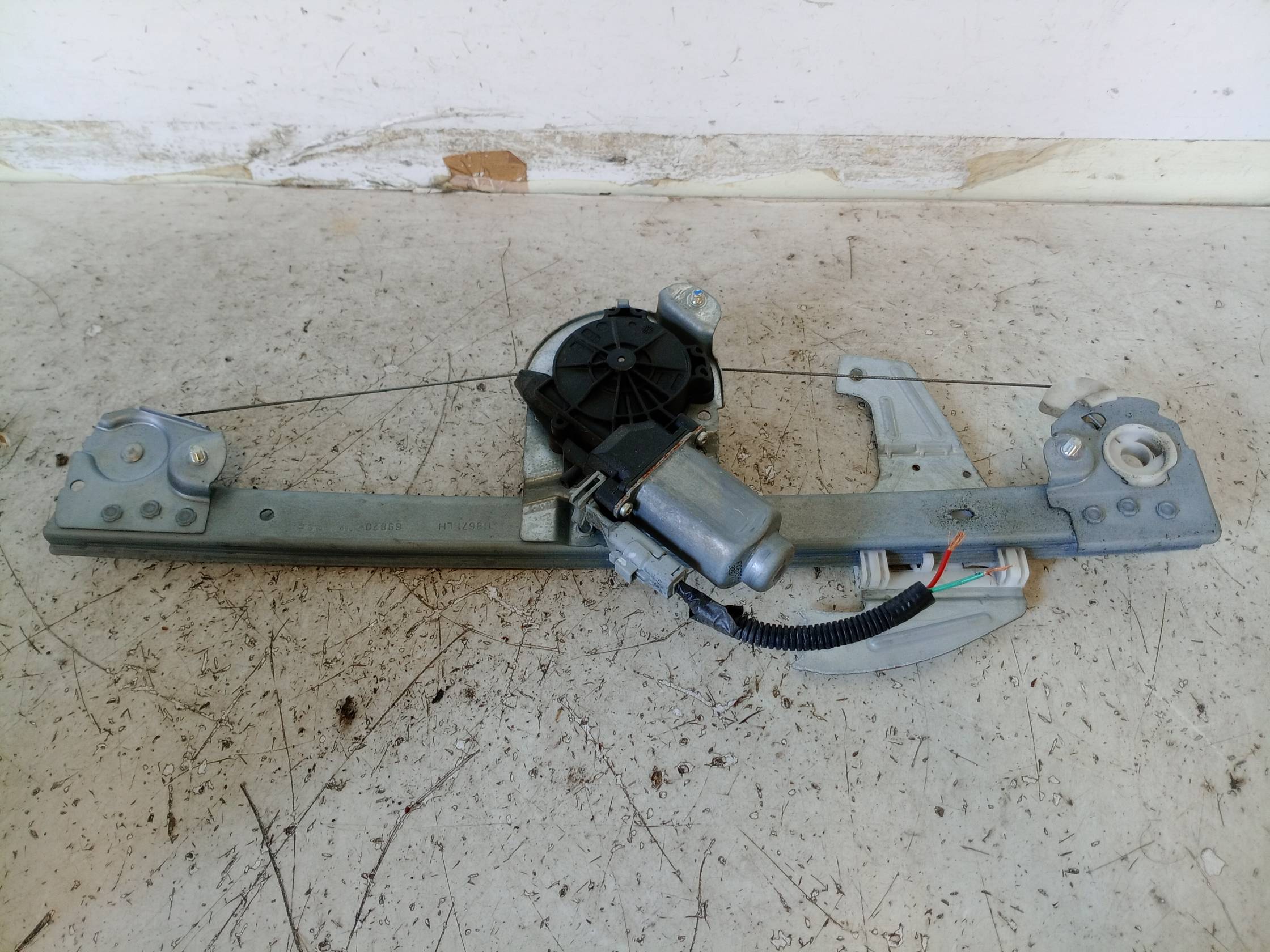 Alzacristallo elettr. porta ant. sx.