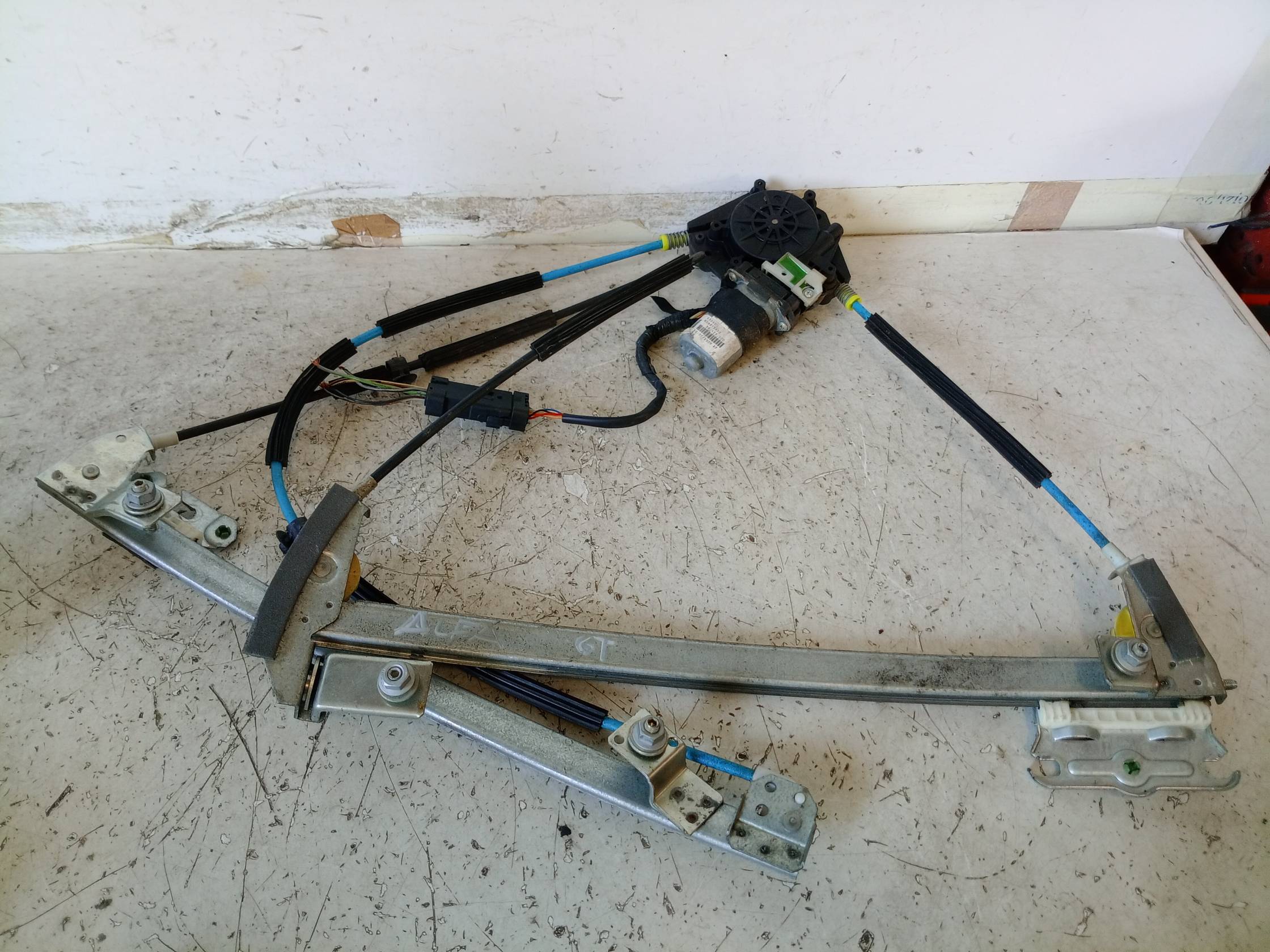 Alzacristallo elettr. porta ant. con motorino dx.