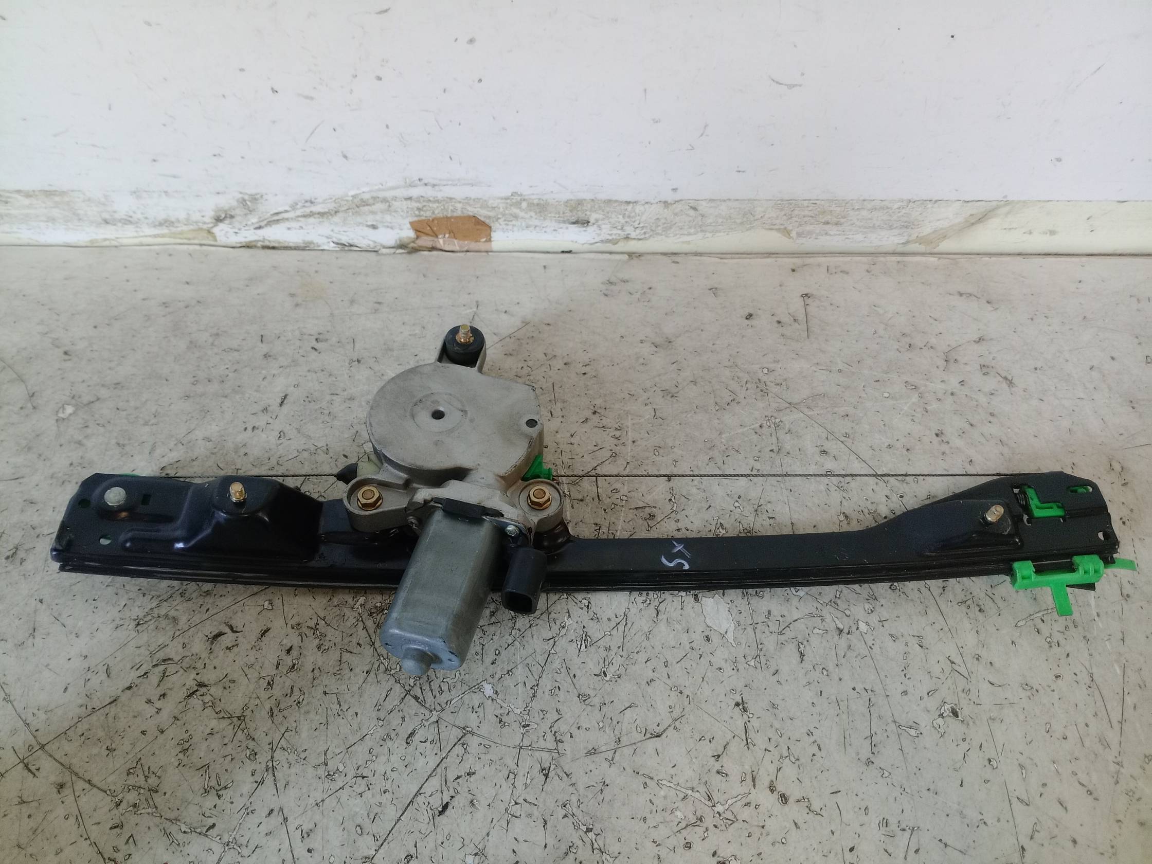 Alzacristallo elettr. porta ant. sx.