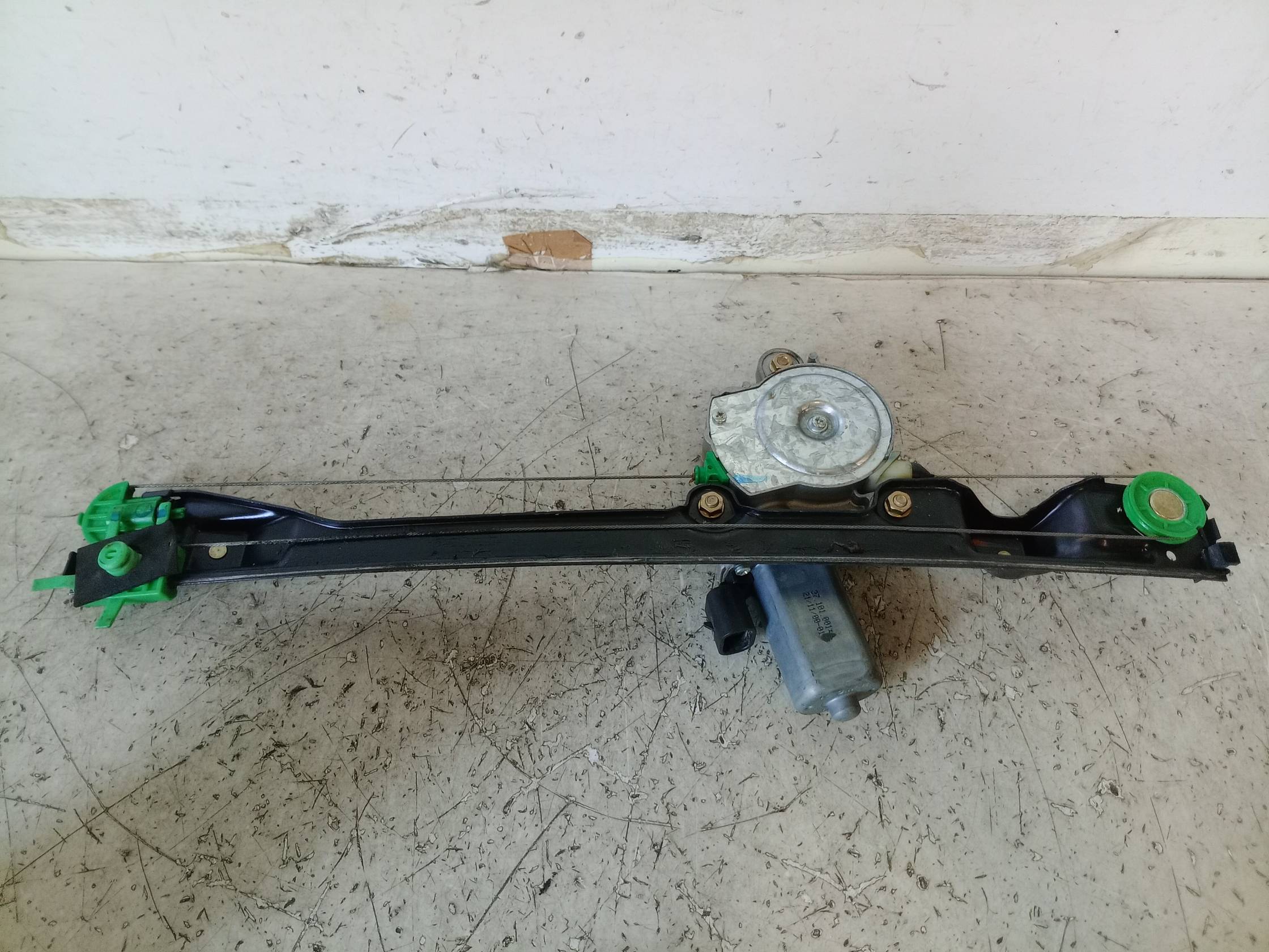 Alzacristallo elettr. porta ant. sx.