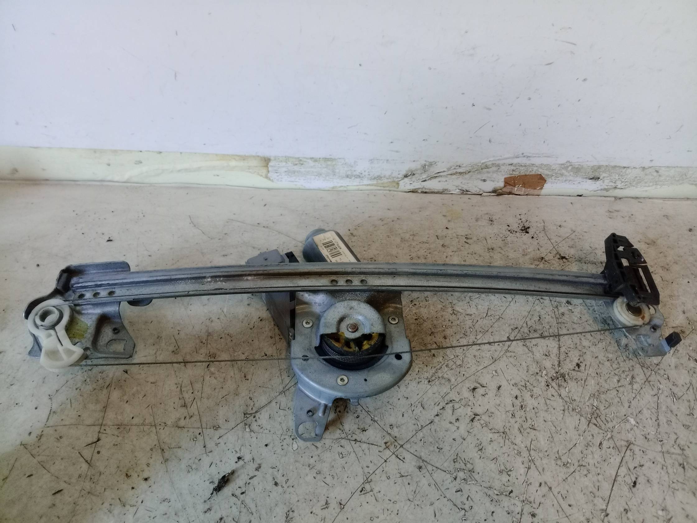 Alzacristallo elettr. porta ant. dx.