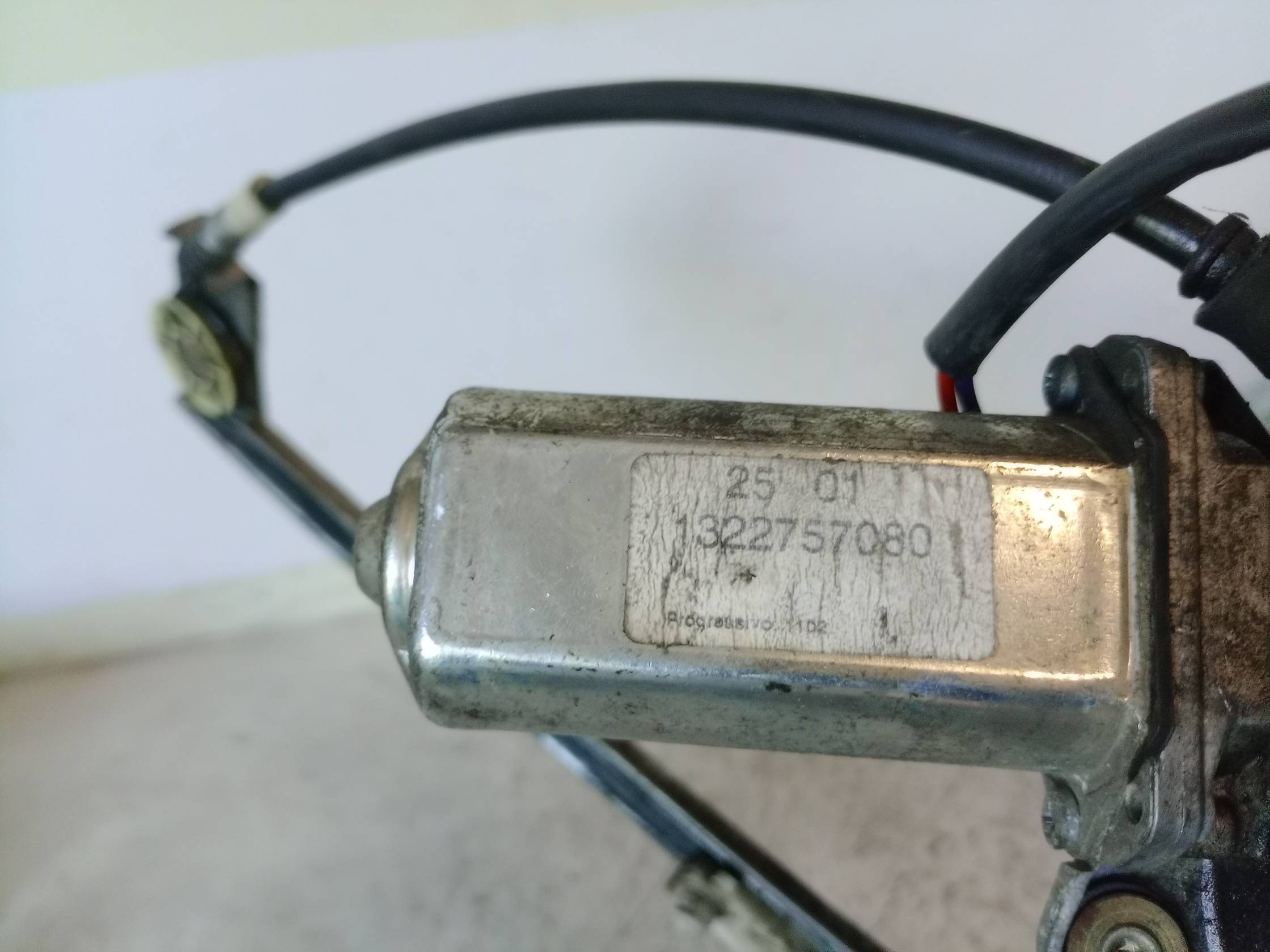 Alzacristallo porta cabina dx.