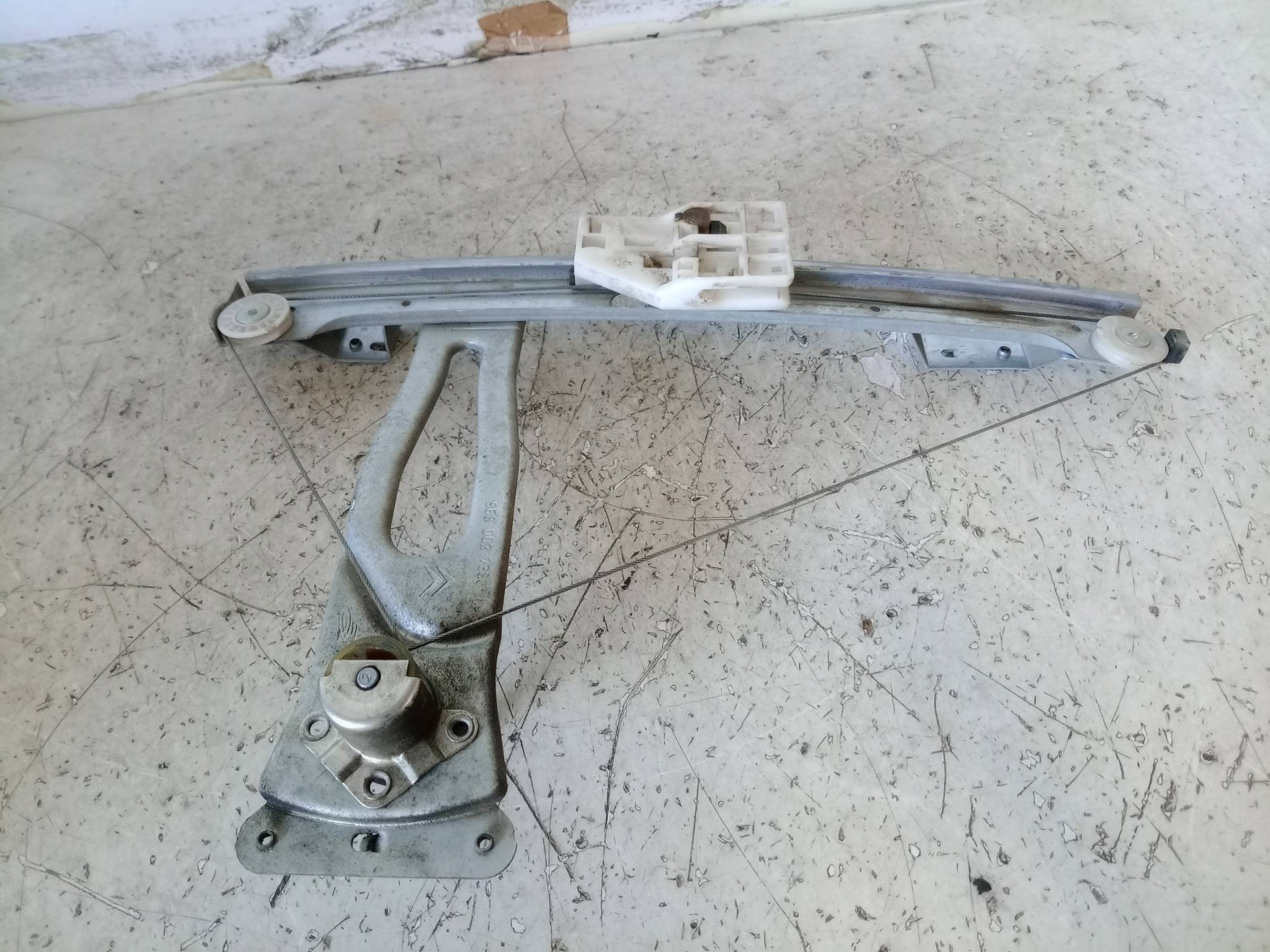 Alzacristallo porta post. dx.