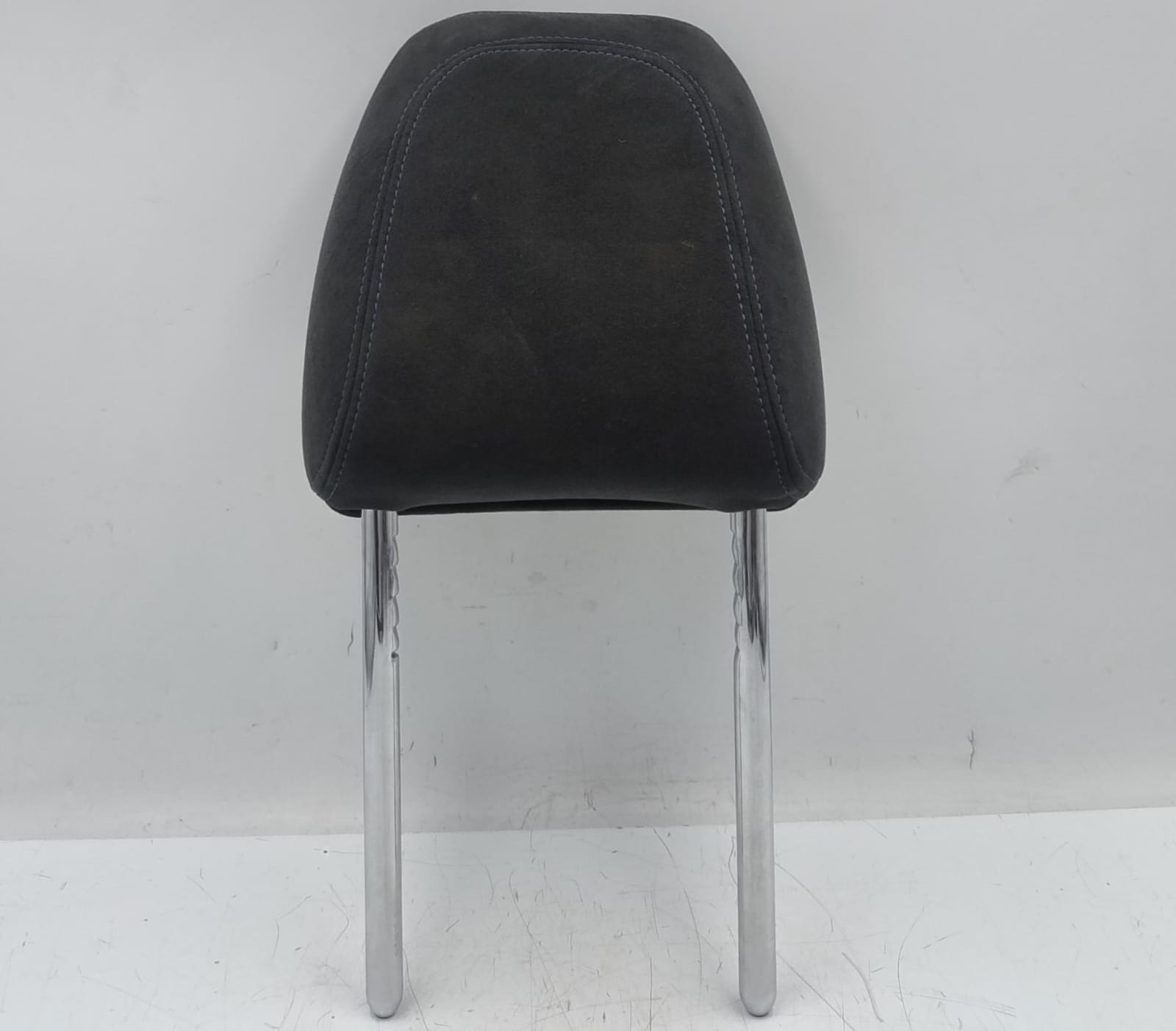 Poggiatesta sedile ant. dx.