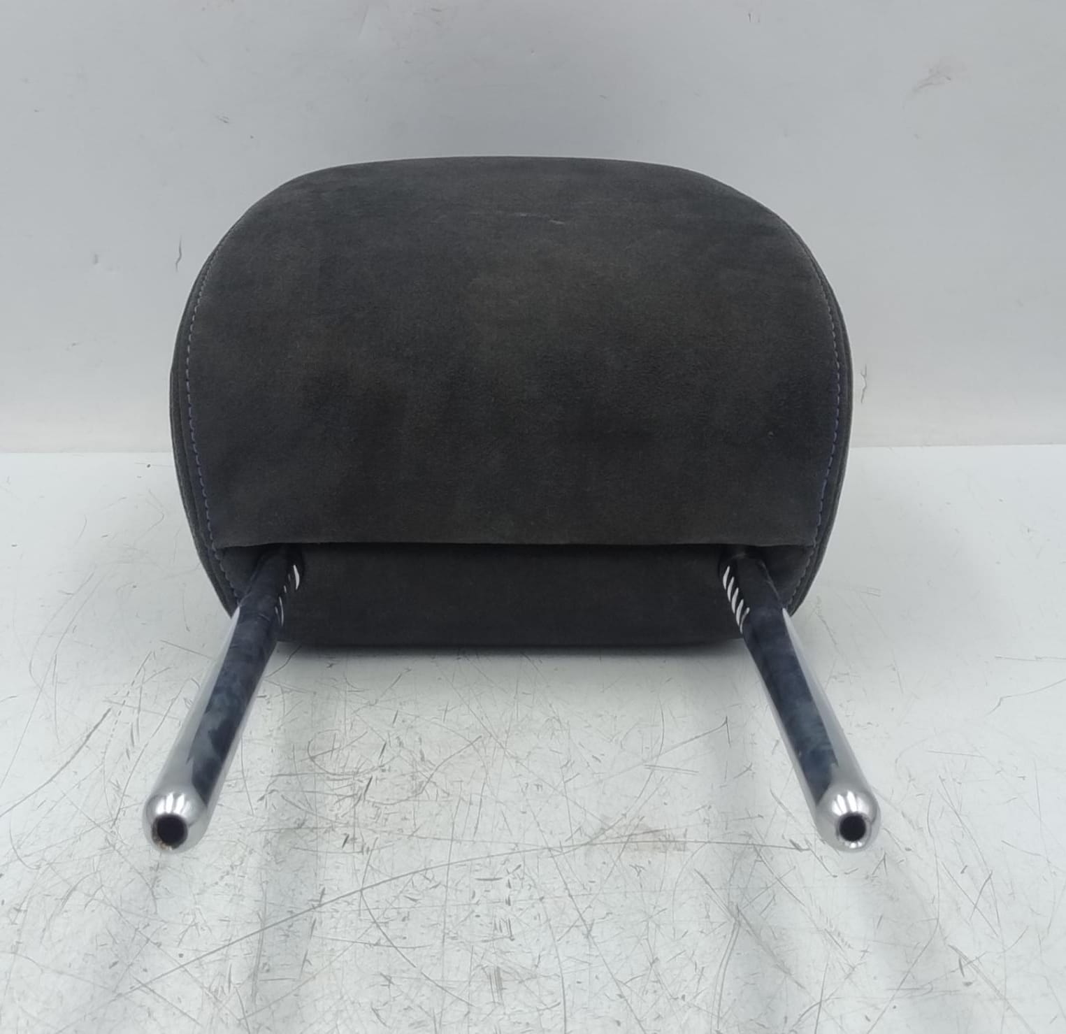 Poggiatesta sedile ant. dx.