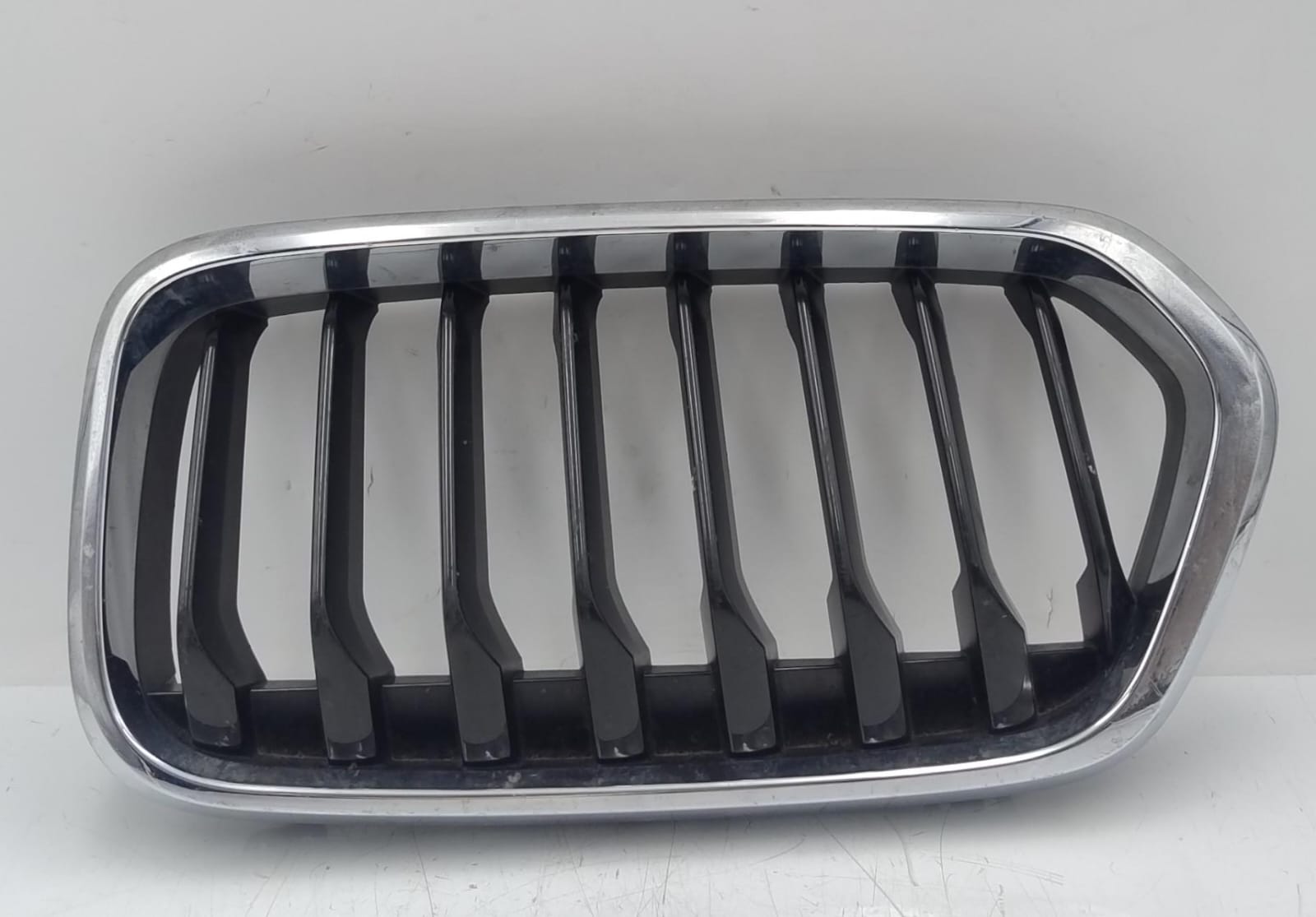 Griglia paraurti ant. dx.