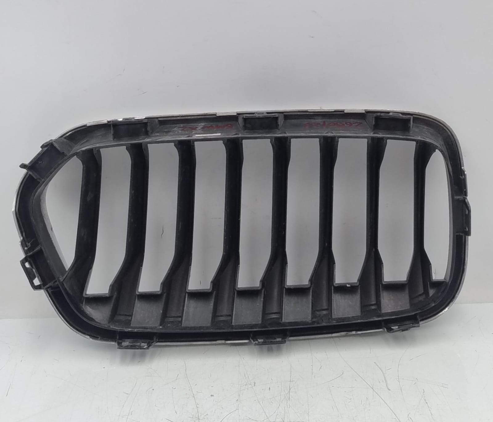Griglia paraurti ant. dx.